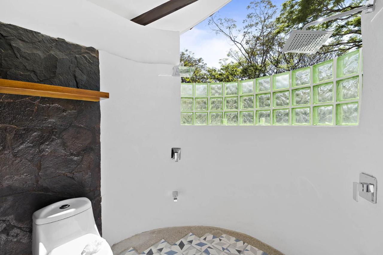 Playa Potrero - Beachfront Villa, Big Private Pool - Casa Bella Catalina