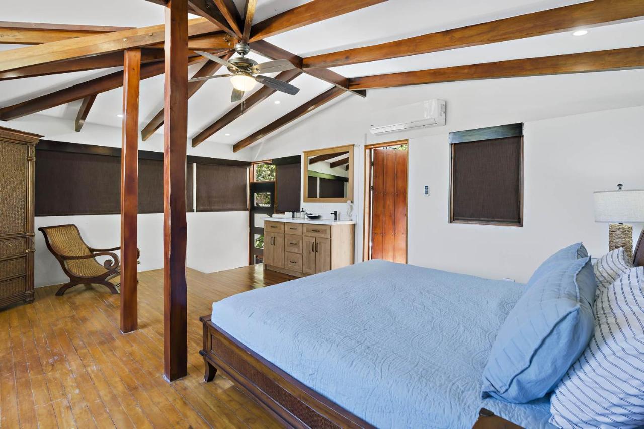 Holiday home Playa Potrero - Beachfront Villa, Big Private Pool - Casa Bella Catalina
