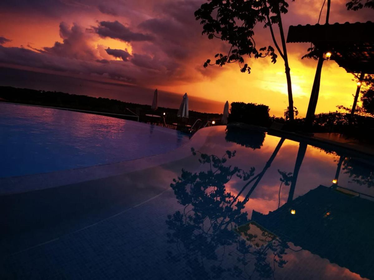 Hotel Vista Ballena 4*