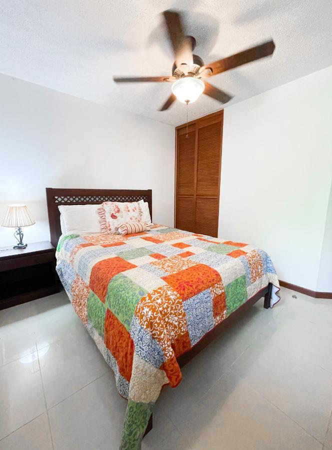 Costa Linda Walking Distance To The Apartment *
