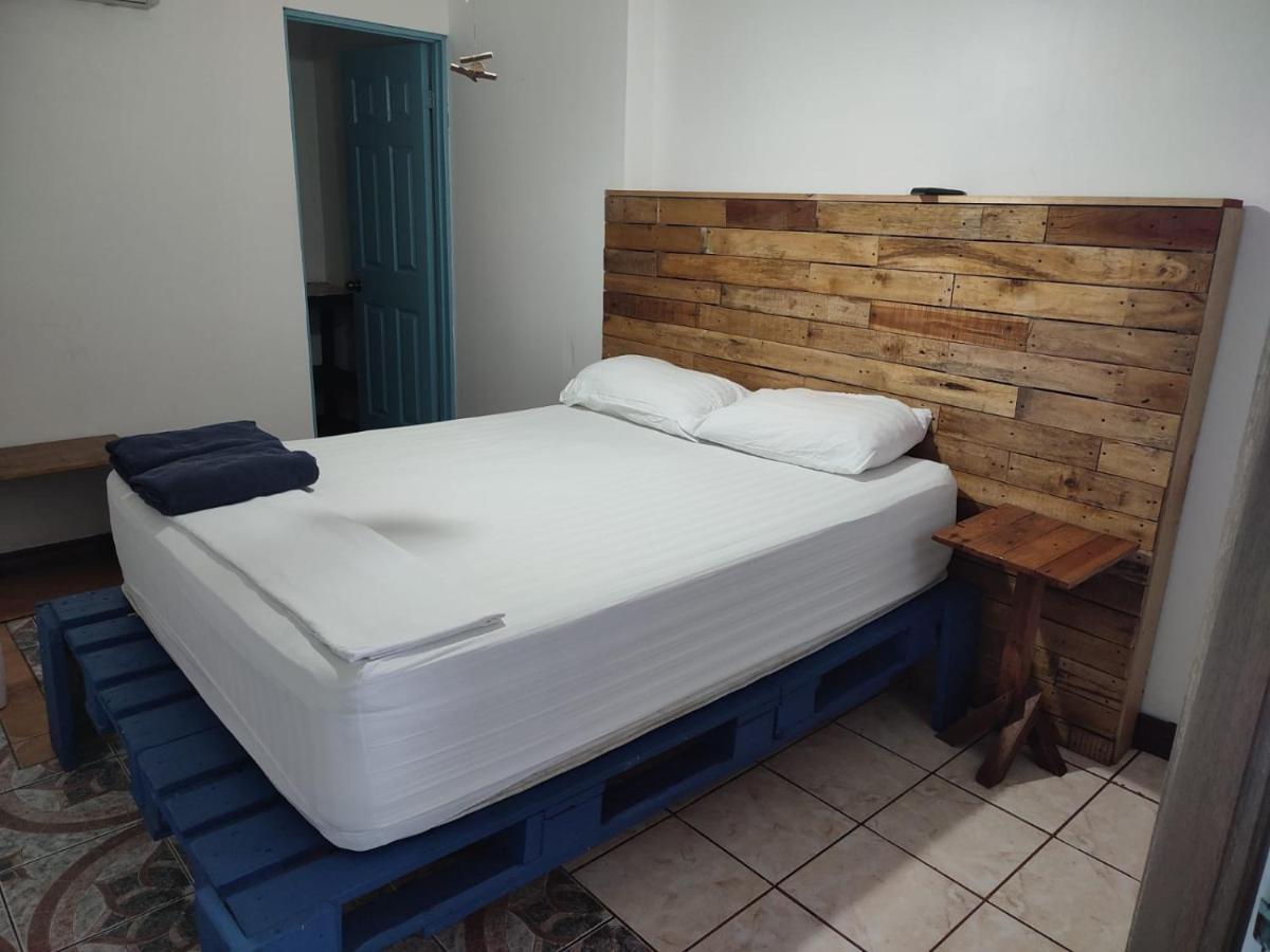 Hostel La Hacienda & Food Jaco