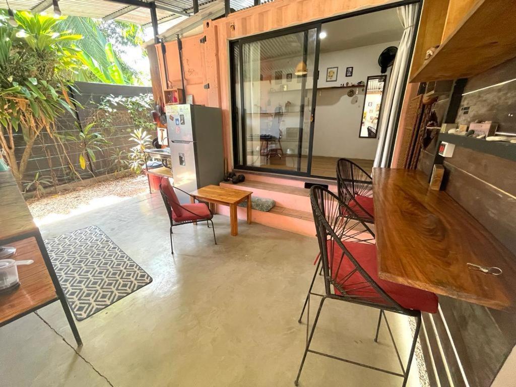 Hostel Salty Enthusiasts Share House &