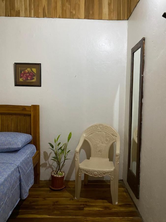 Mauras Tropical Mini & Tours Guest house