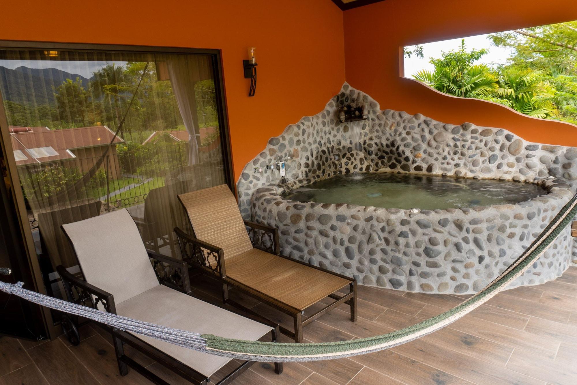 Hotel Arenal Springs & 5*