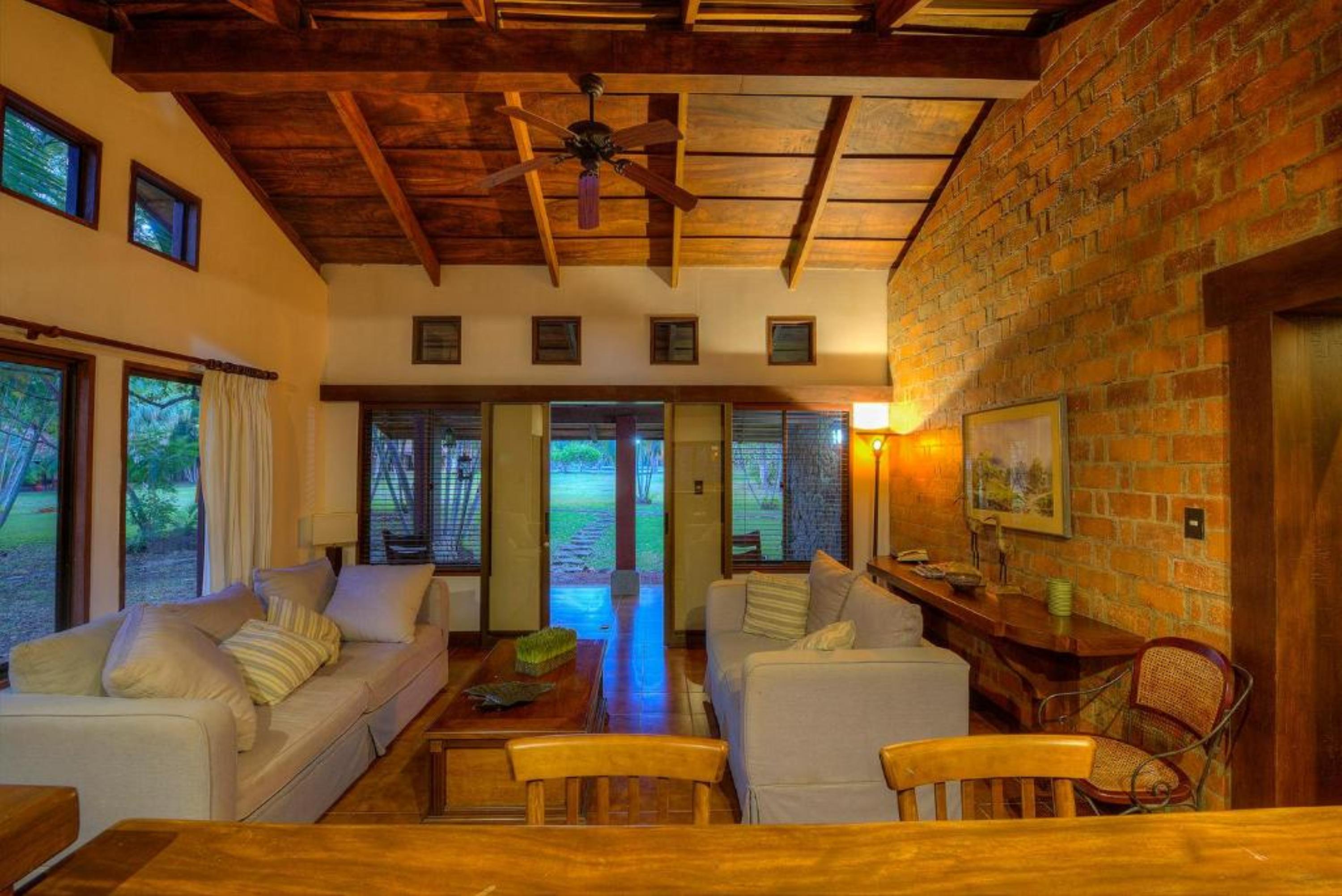 Hacienda La Pacifica Eco-lodge