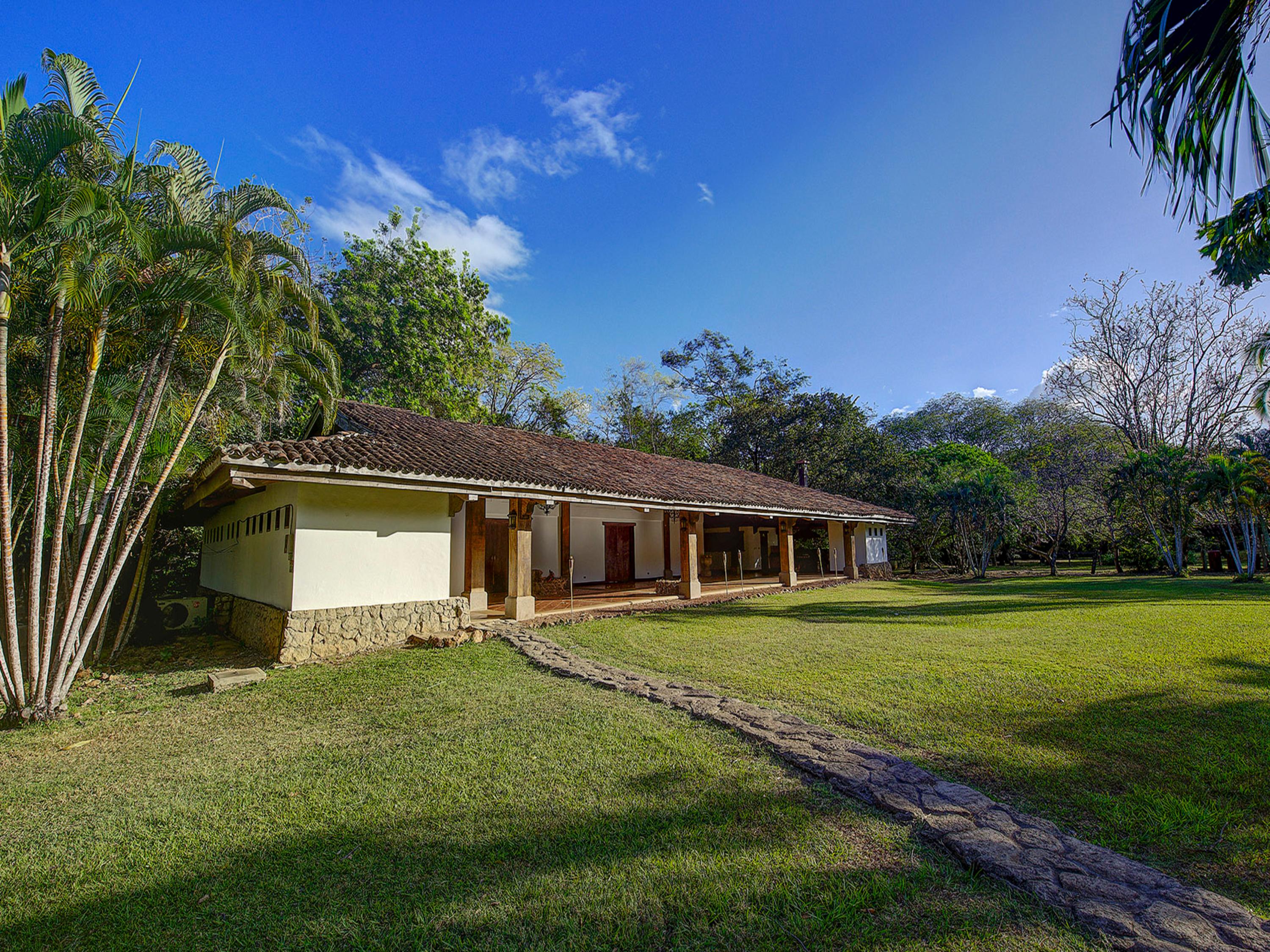 Hotel Hacienda La Pacifica Eco-lodge
