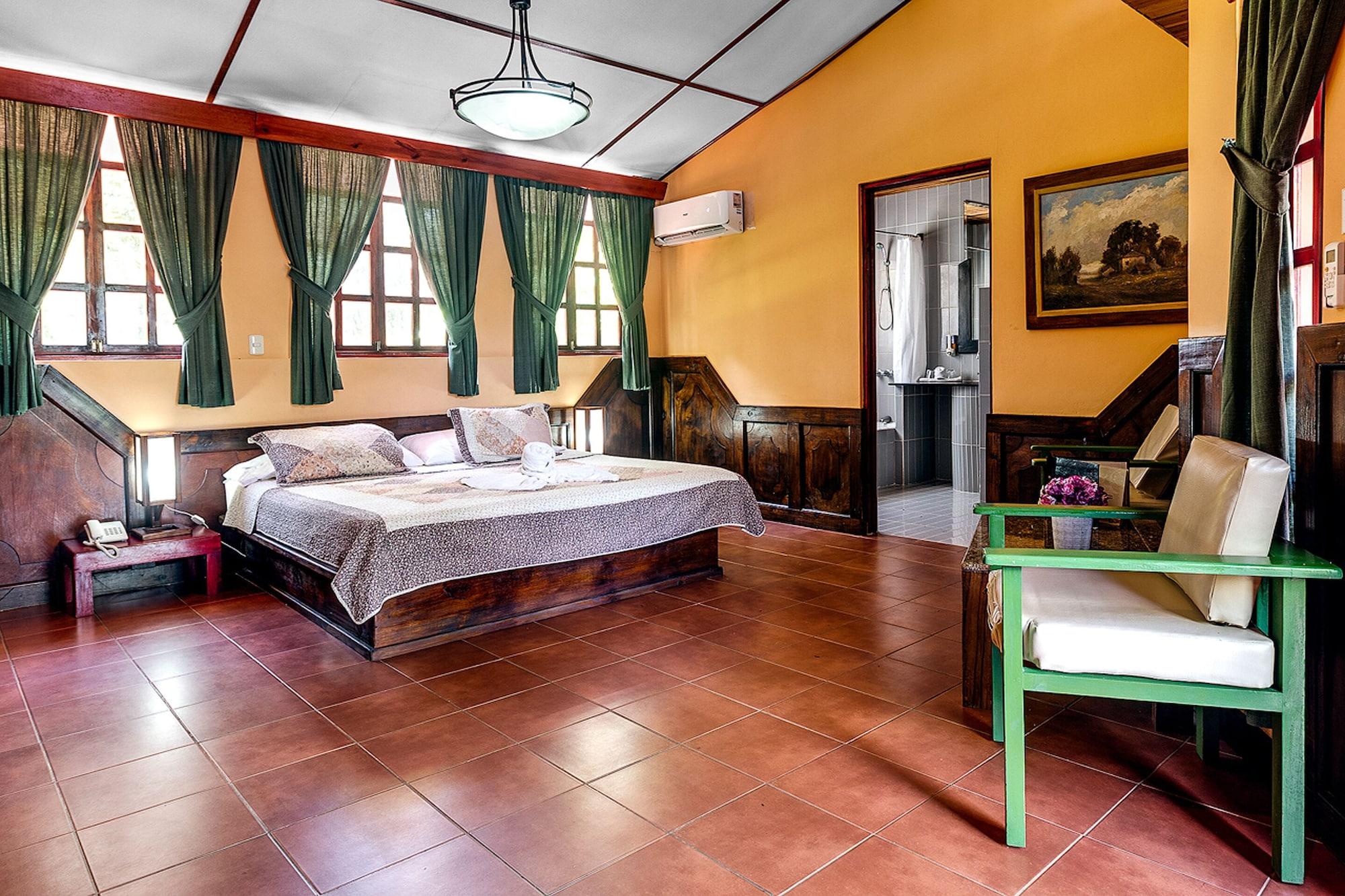 Playa Bejuco Hotel 4*