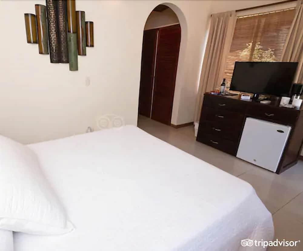 Hotel Arco Iris Tamarindo
