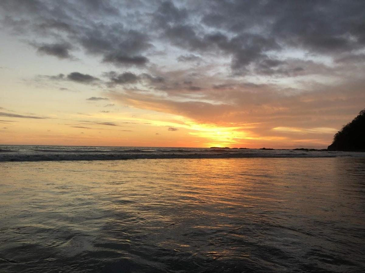 Apartamento De Lujo En Playa Jaco, Frente Al Mar, Wifi, Ac, Parqueo Privado Y Piscinas Apartment Jaco