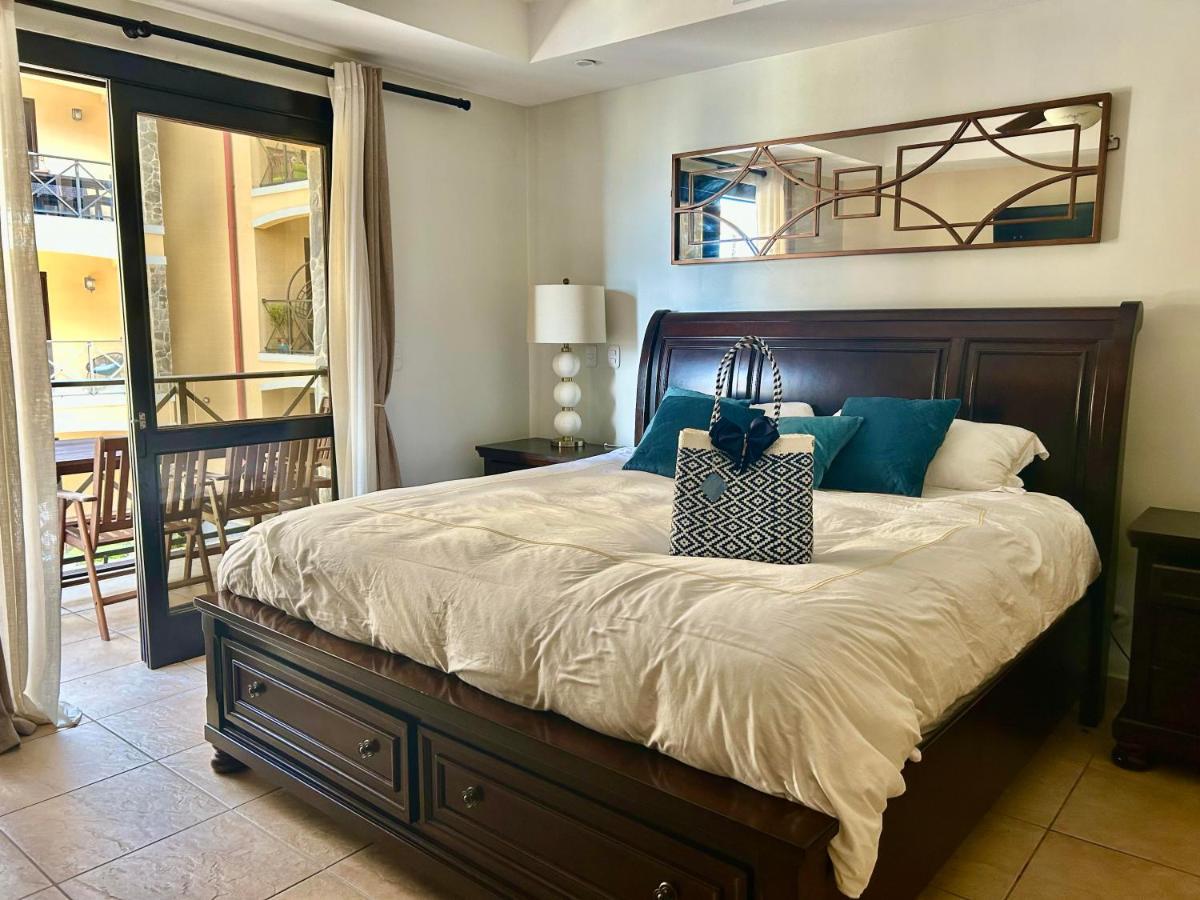 Apartamento De Lujo En Playa Jaco, Frente Al Mar, Wifi, Ac, Parqueo Privado Y Piscinas Jaco