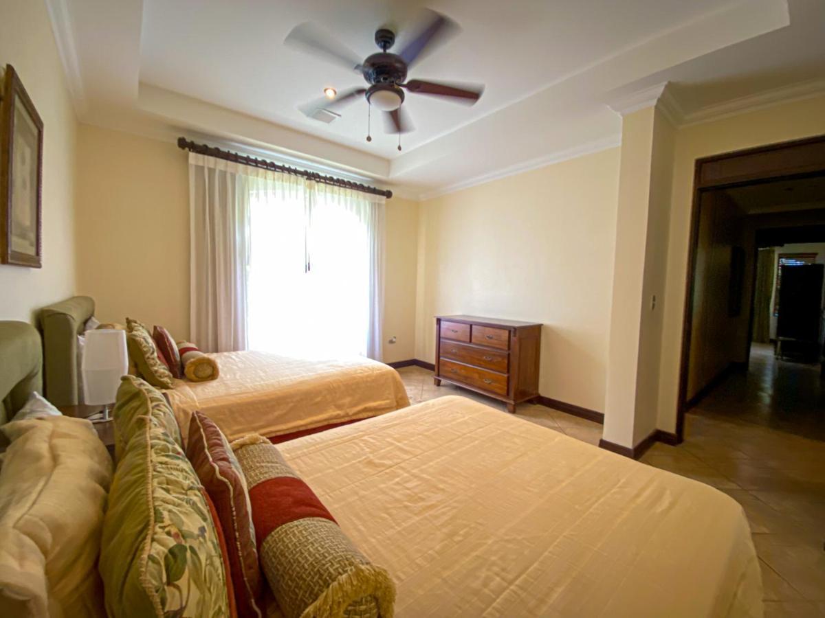 Espacioso Condominio En Pacific Sun Apartment *