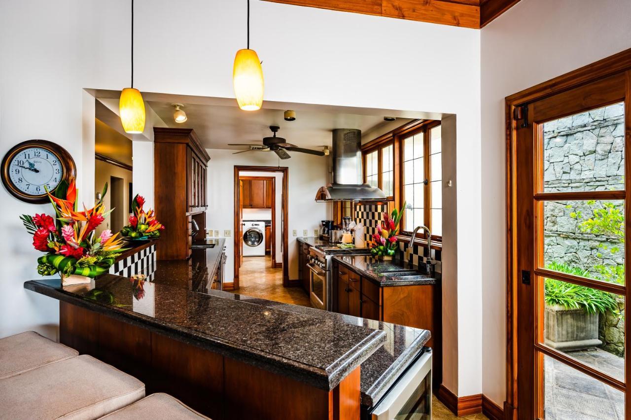Casa Arrecife - 5bdr Beachfront - Ethereal Sunsets Tamarindo