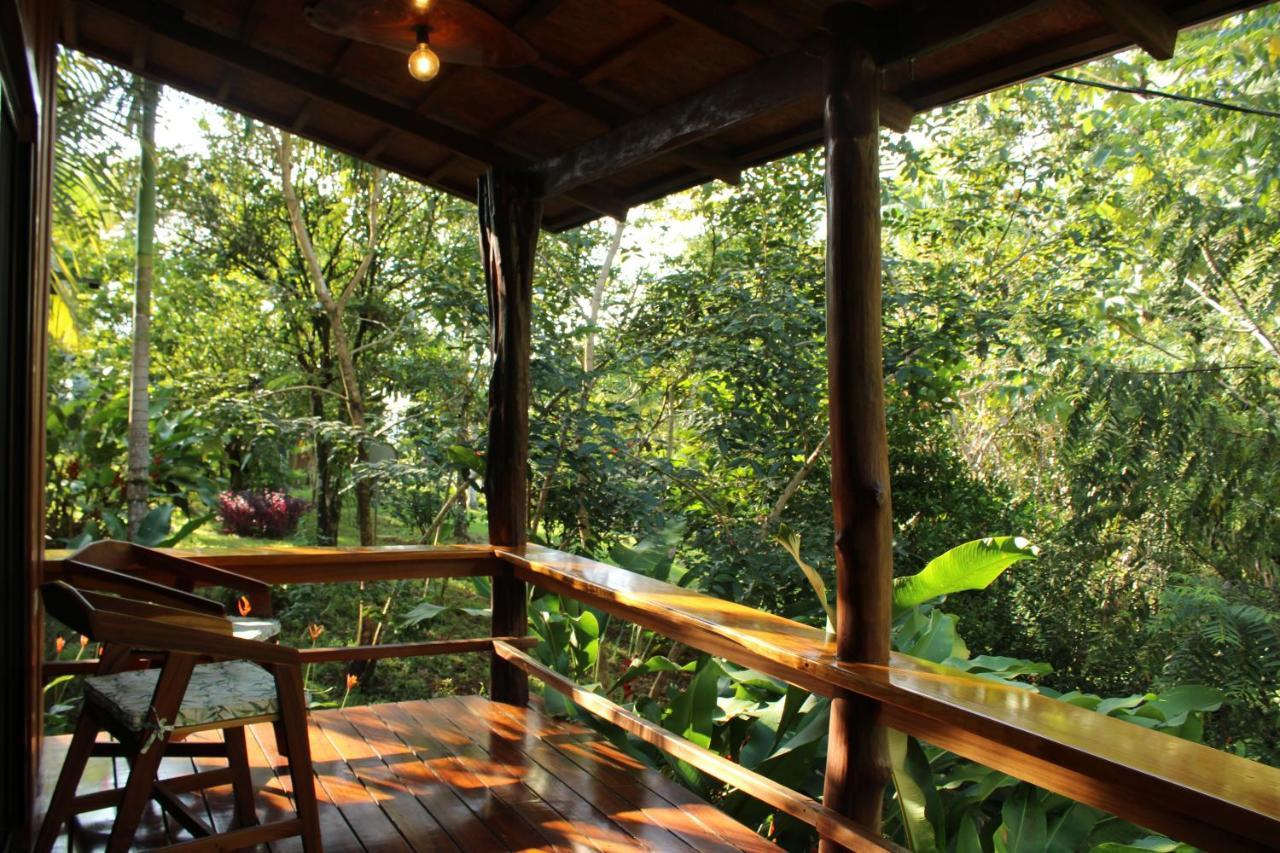 Natural Boutique Drake Bay