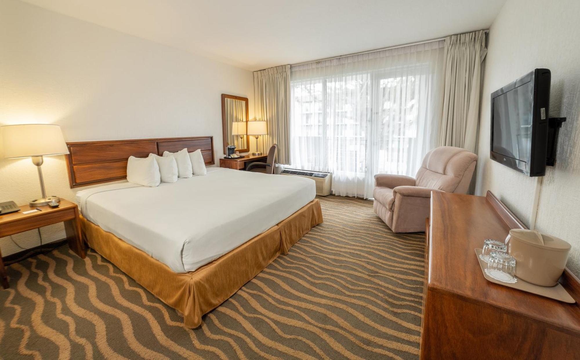 Irazu & Hotel San Jose (San Jose)