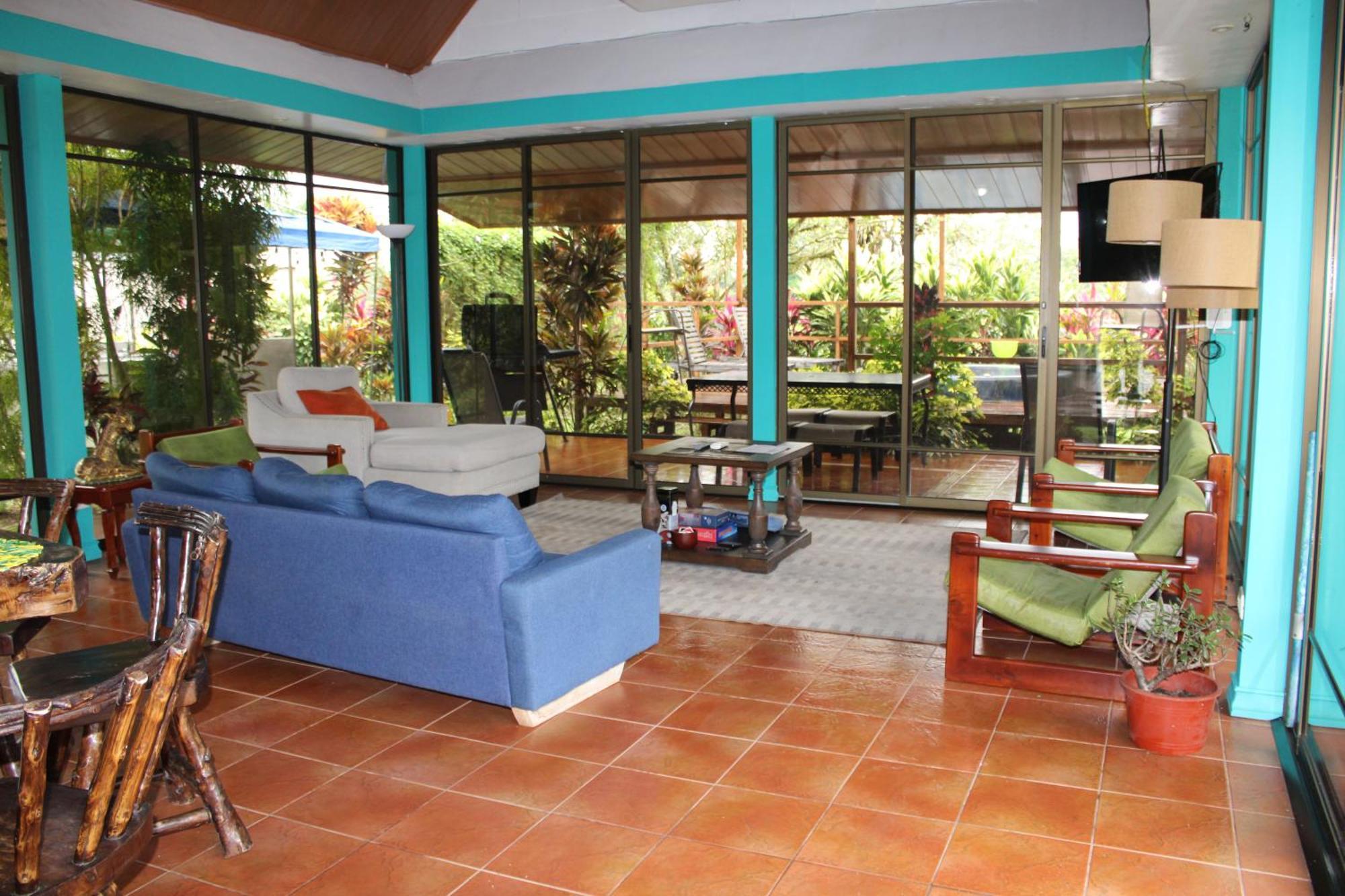 Casa Tropical Honey By The Blue *