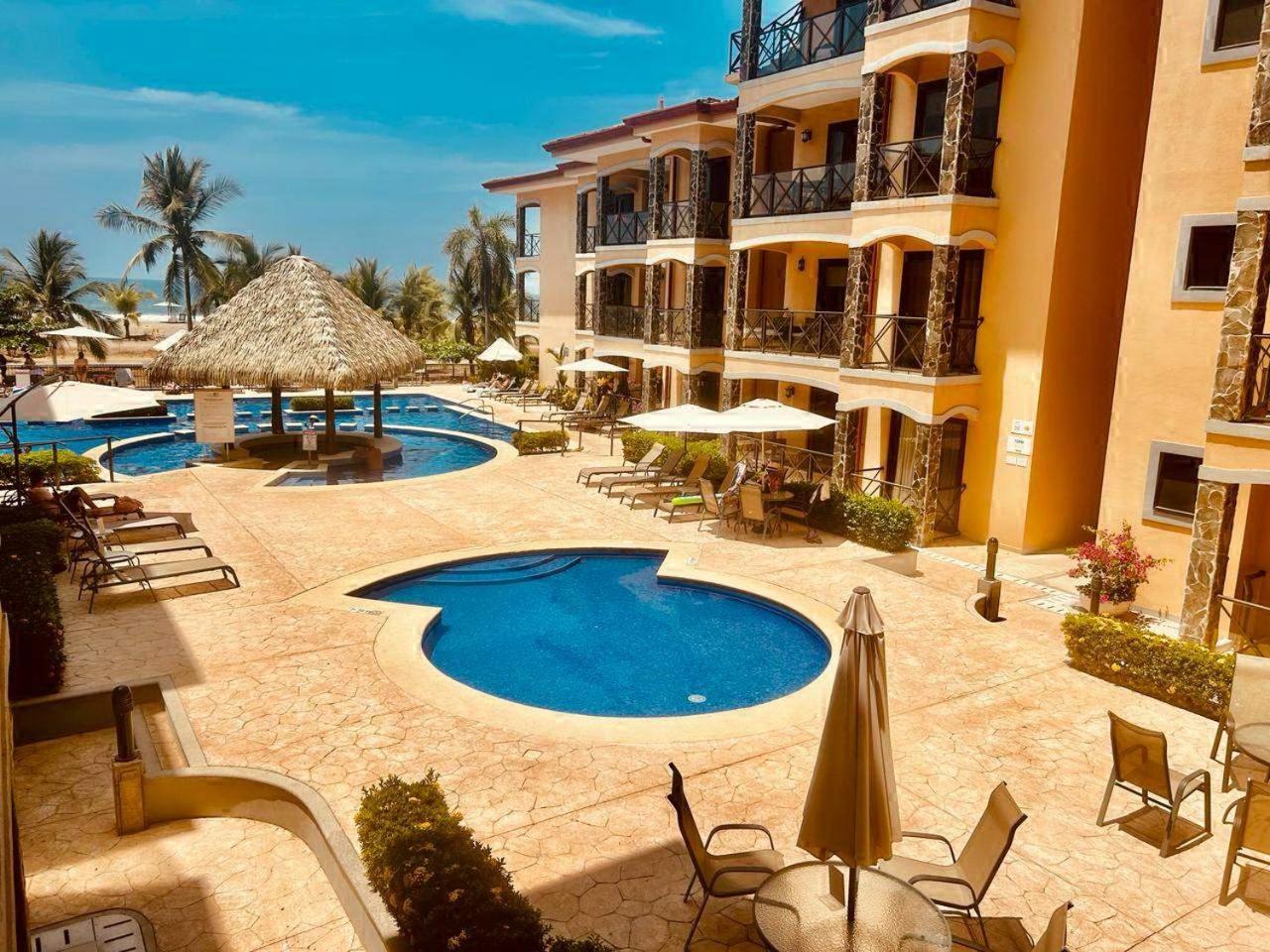 Apartamento De Lujo En Playa Jaco, Frente Al Mar, Wifi, Ac, Parqueo Privado Y Piscinas Apartment