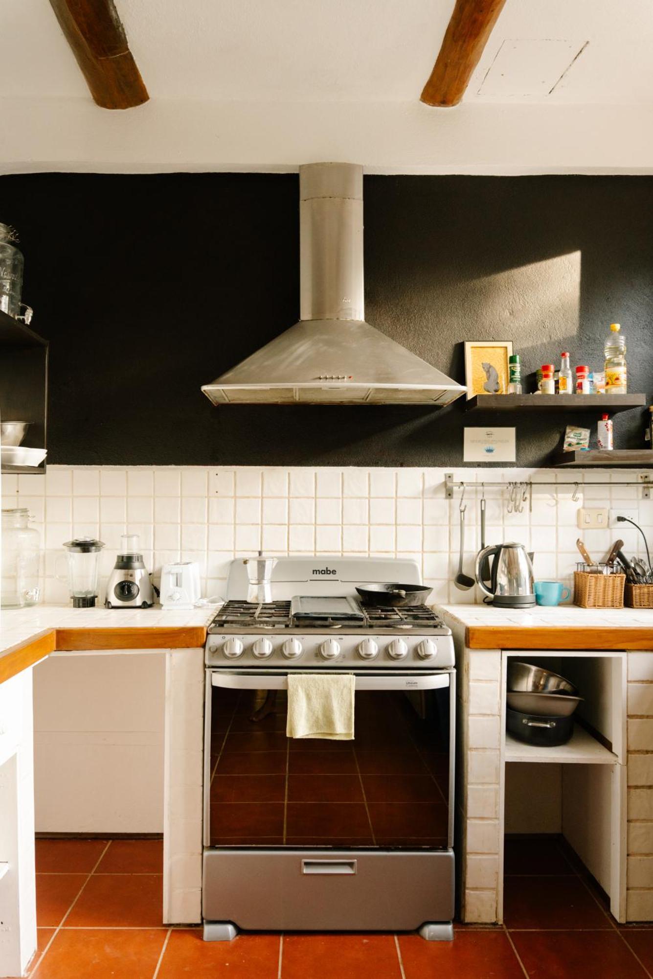 Salty Enthusiasts Share House & Hostel