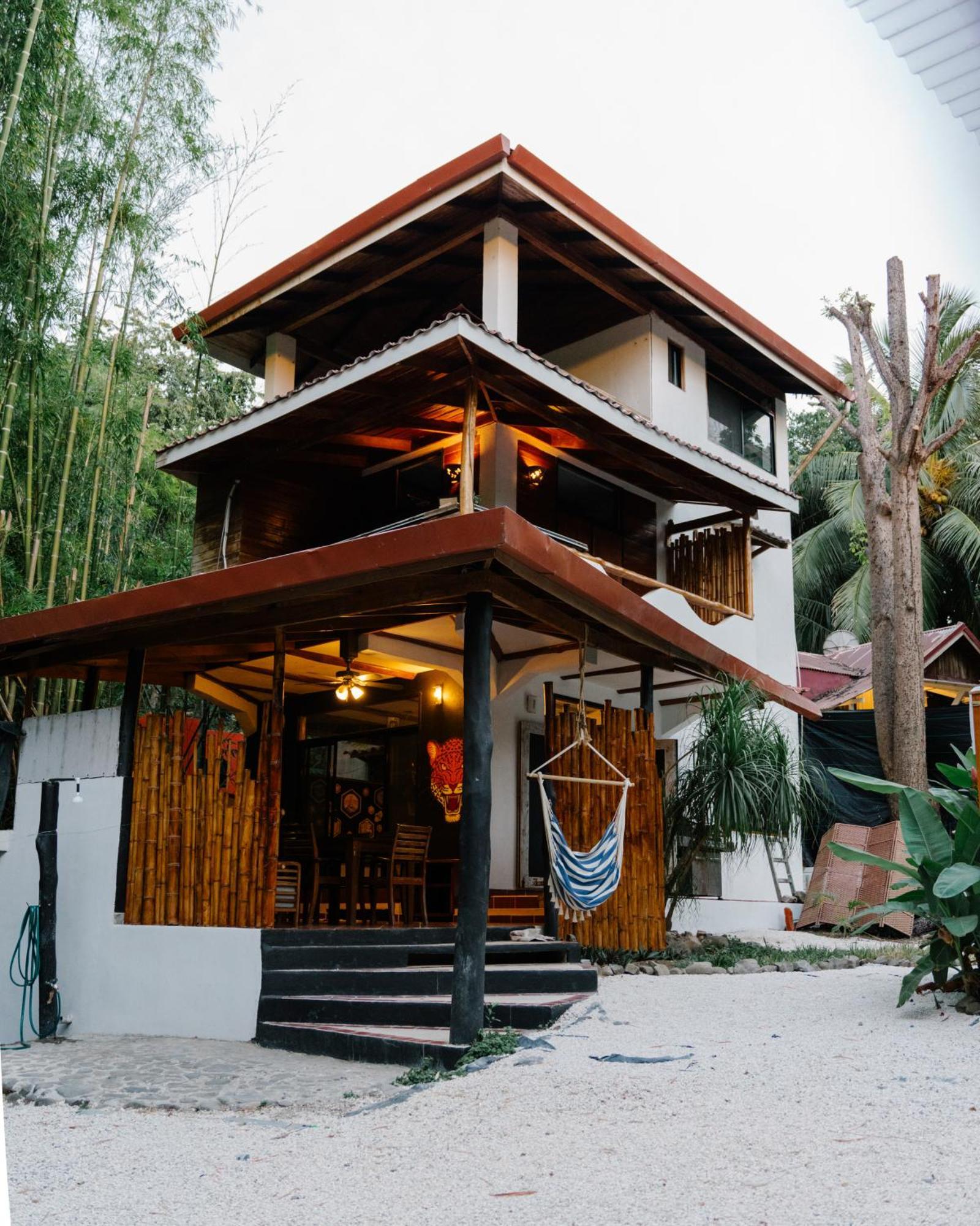 Hostel Salty Enthusiasts Share House &