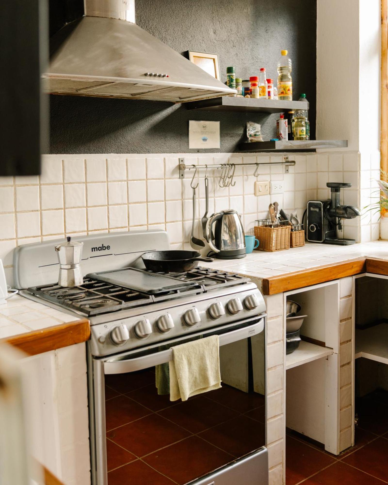 Salty Enthusiasts Share House & Hostel