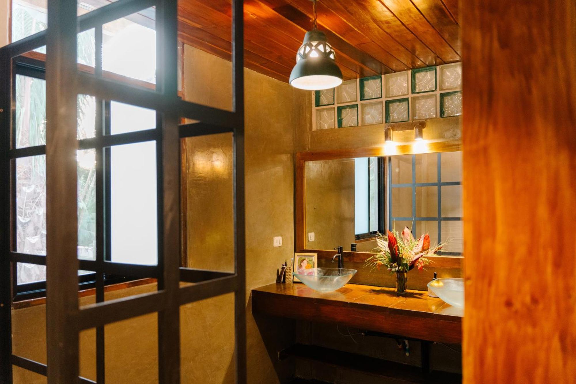 Salty Enthusiasts Share House & Playa Santa Teresa (Puntarenas)