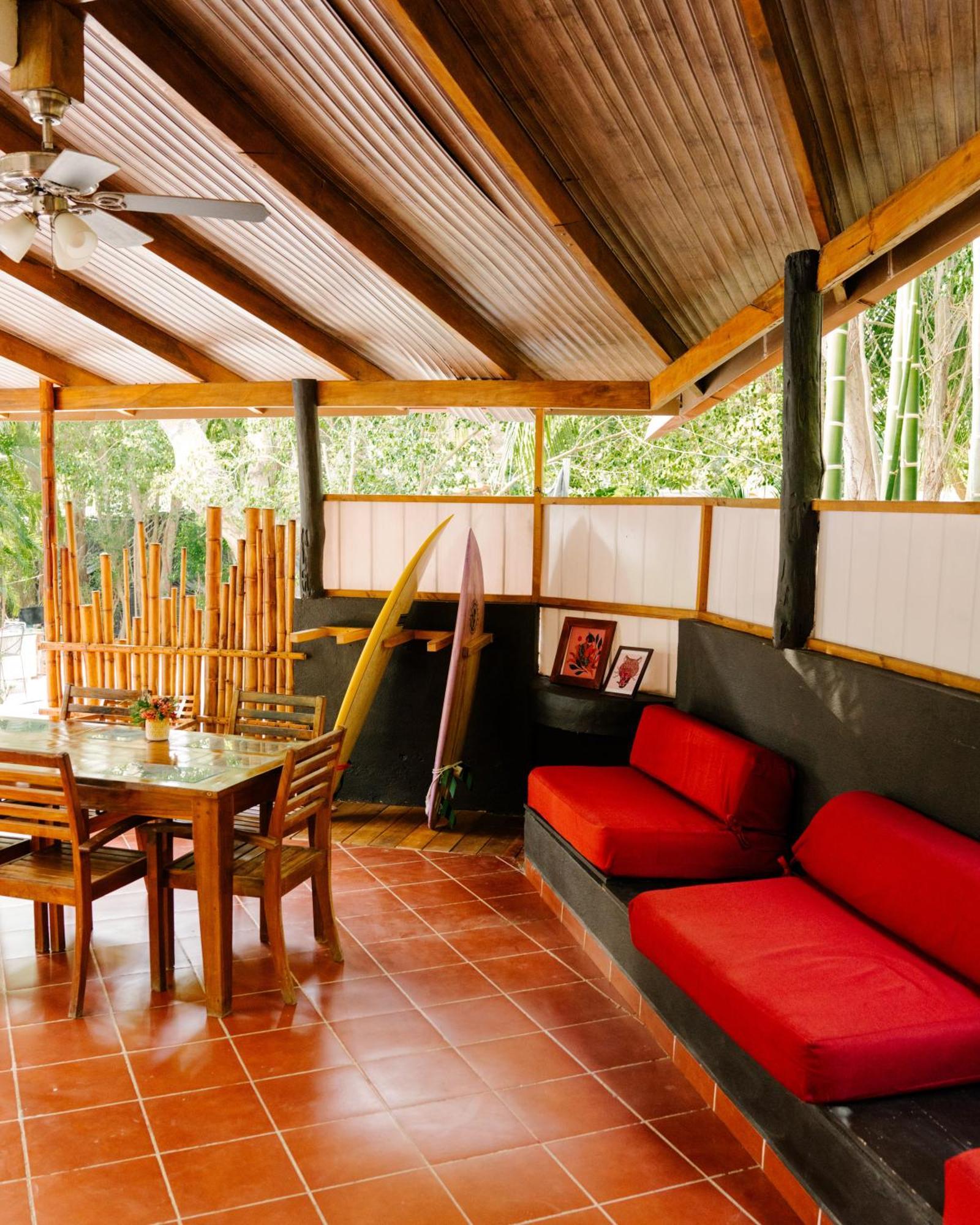 Hostel Salty Enthusiasts Share House & *