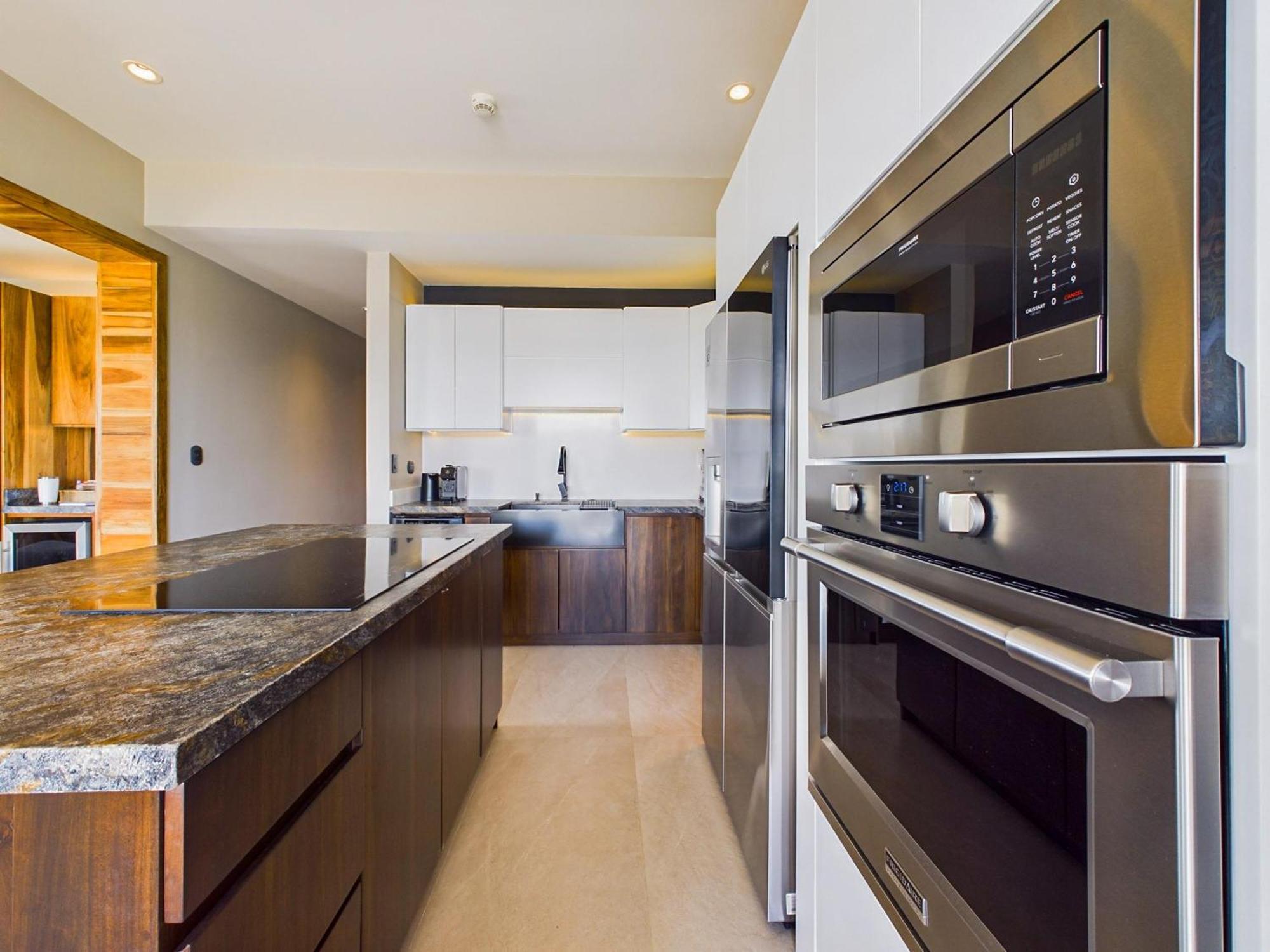 Apartment 360 Splendor 102 - Breathtaking Ocean View *