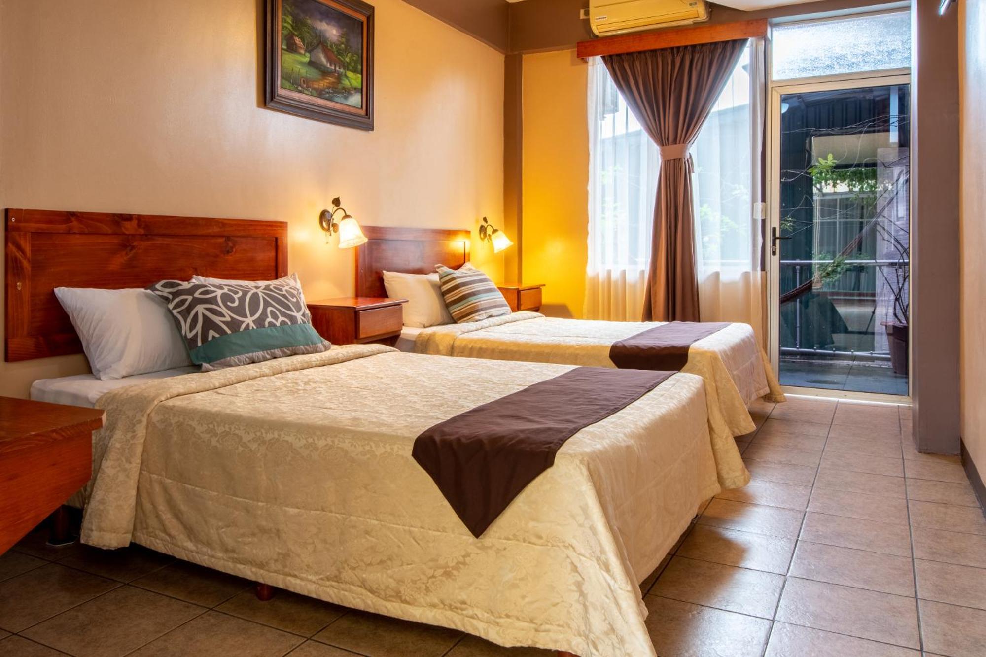 Las Colinas Hotel La Fortuna