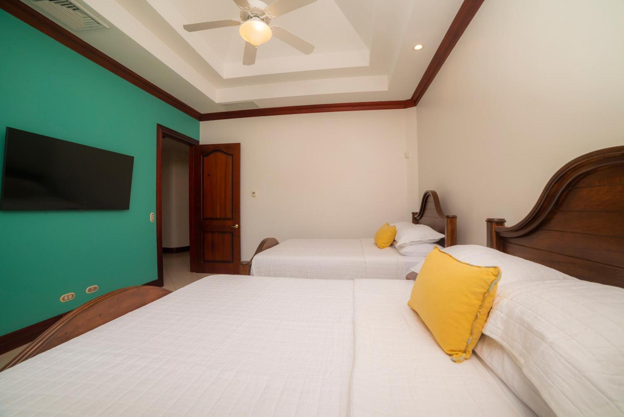 Suenos Bella Vista 2b 3 Bdr 3 Bath By In Cr