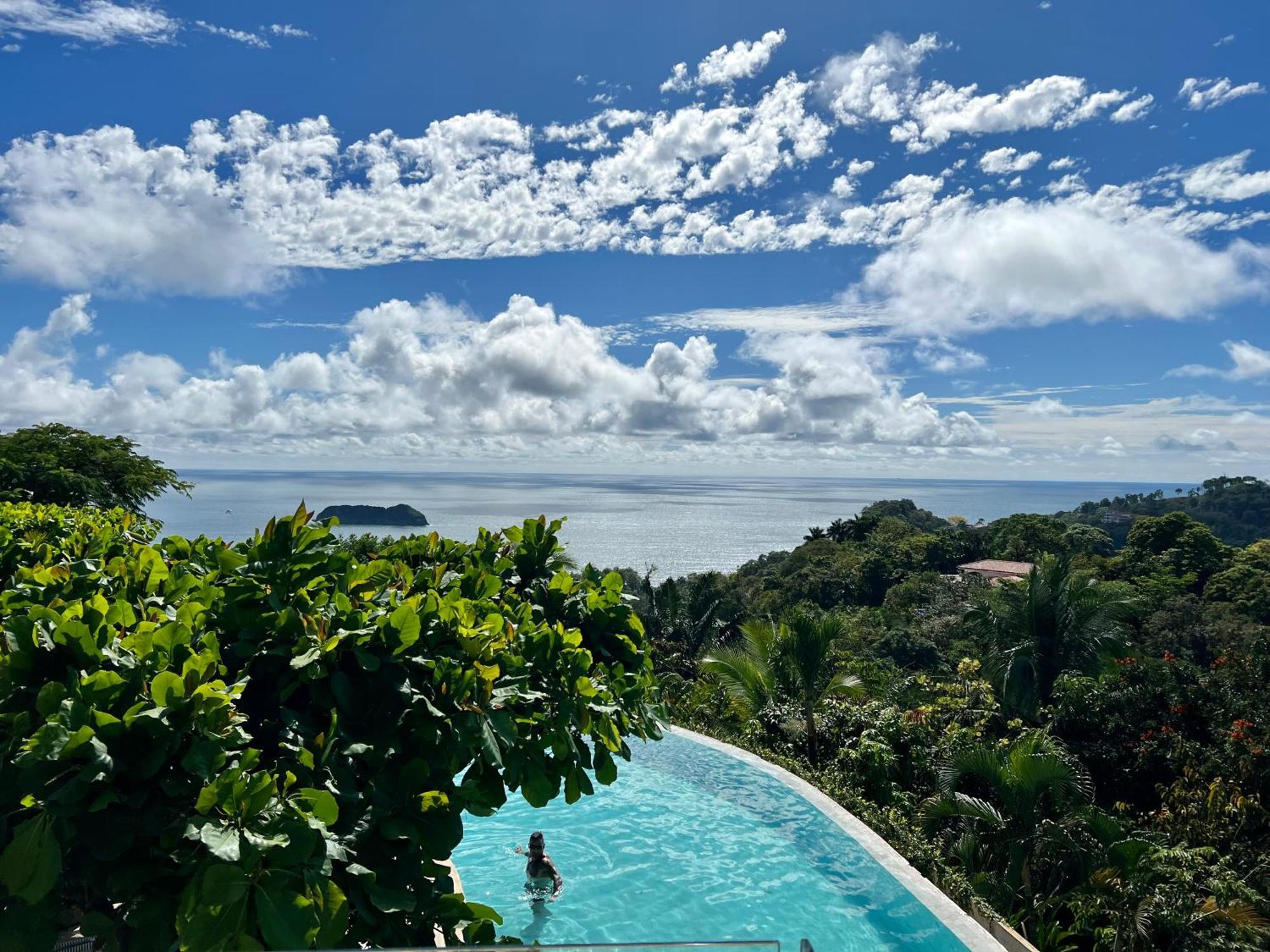 La Mariposa Hotel