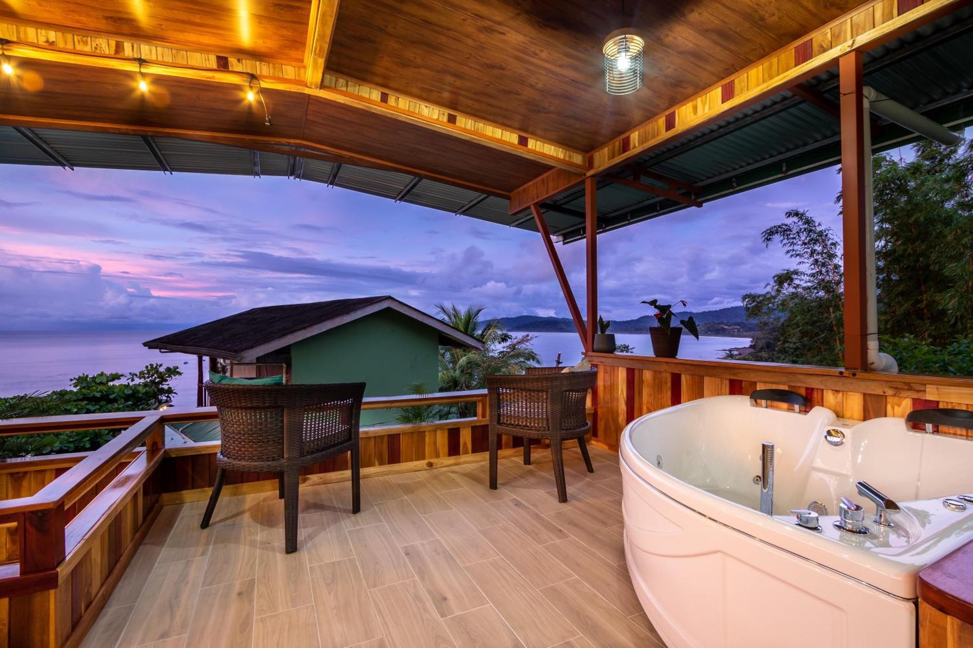 Cotingas Ocean View Lodge *