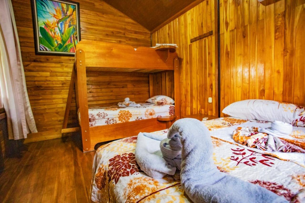 Sunset Lodge *