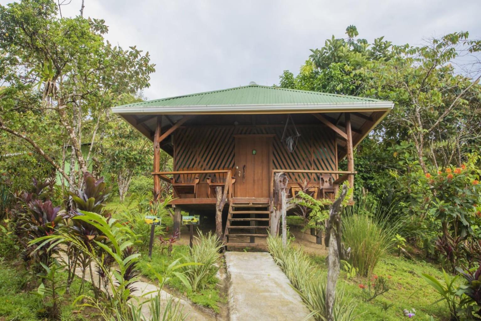 Sunset Lodge *