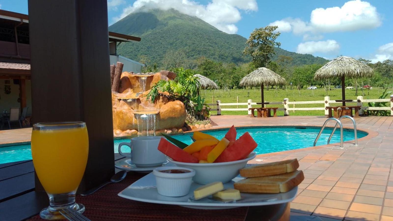 Hotel La Pradera Del Arenal 3*