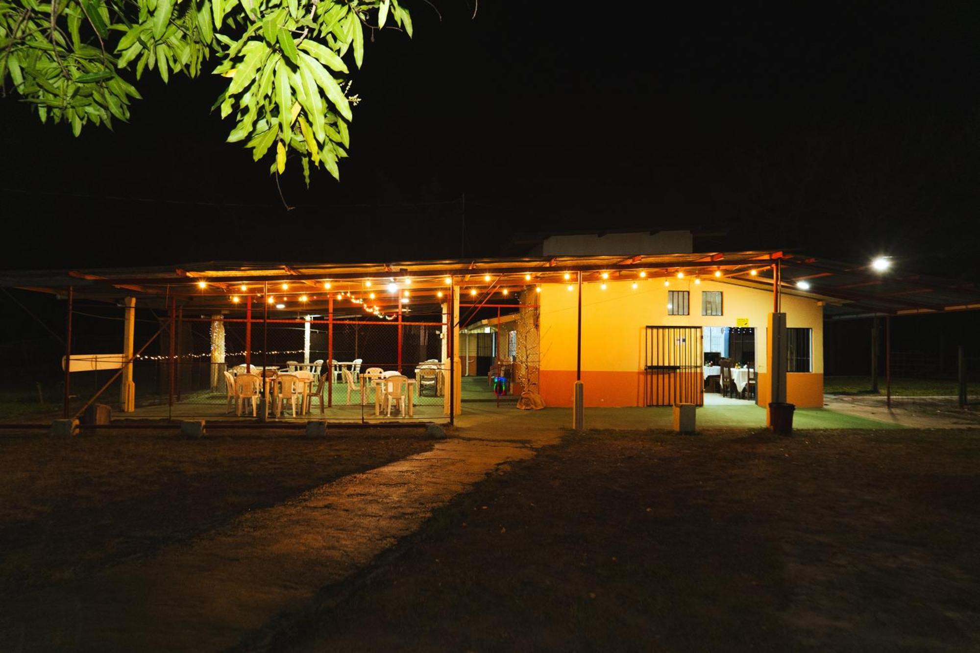 El Cocobolo Food&rest 6 Wifi Ac Pkg Gratis * Liberia
