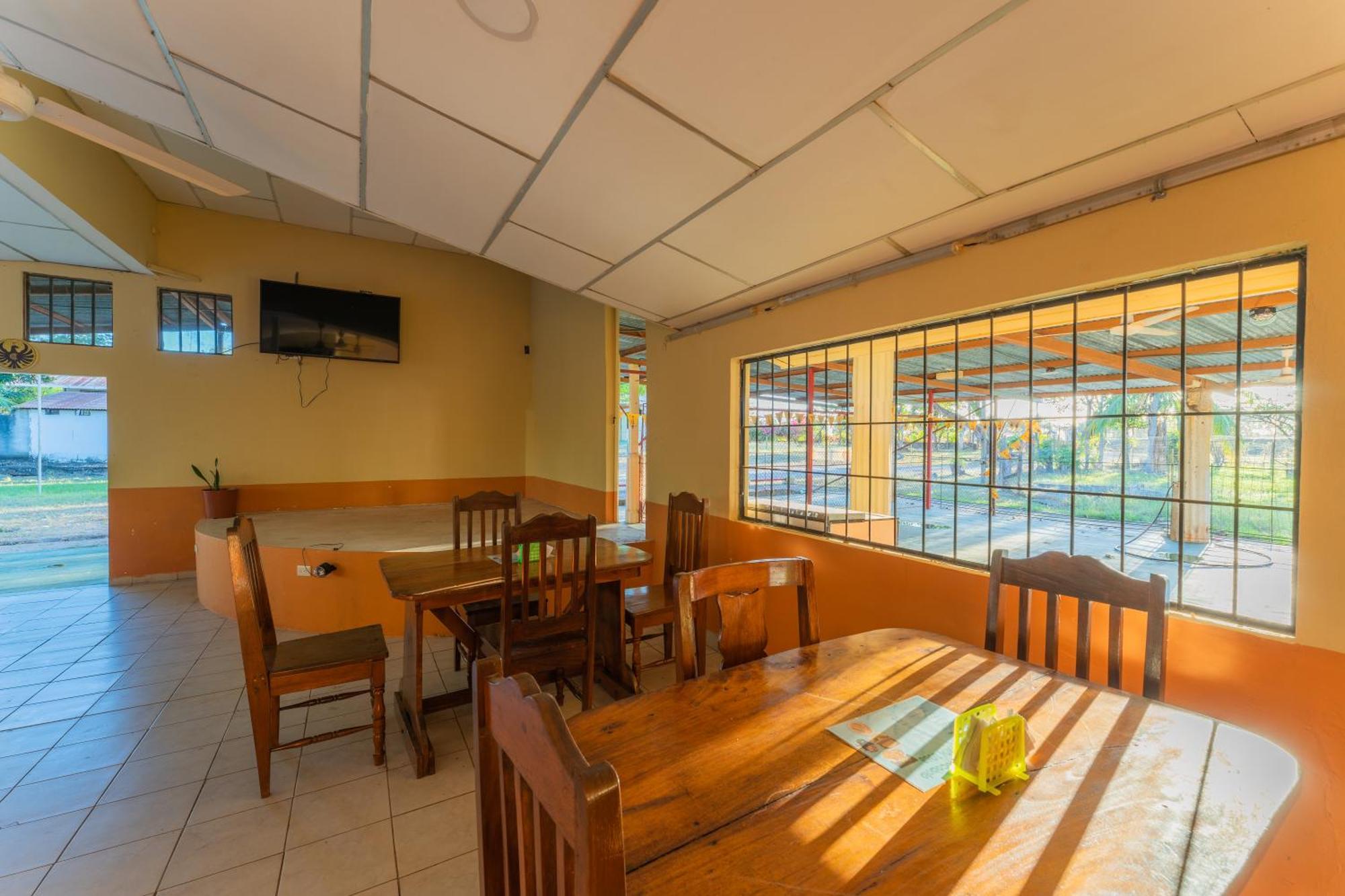 El Cocobolo Food&rest 6 Wifi Ac Pkg Gratis *