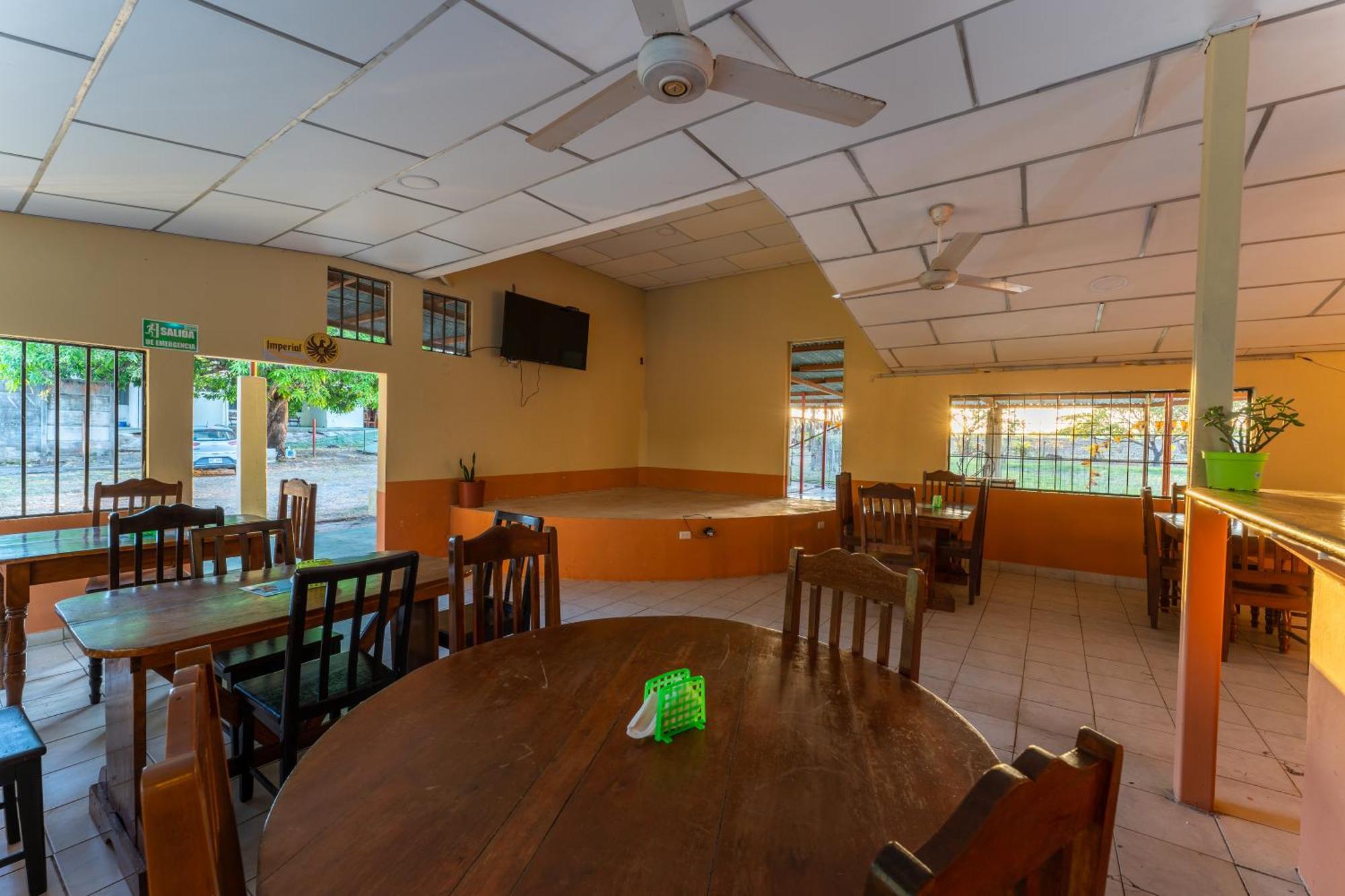 El Cocobolo Food&rest 6 Wifi Ac Pkg Gratis Liberia