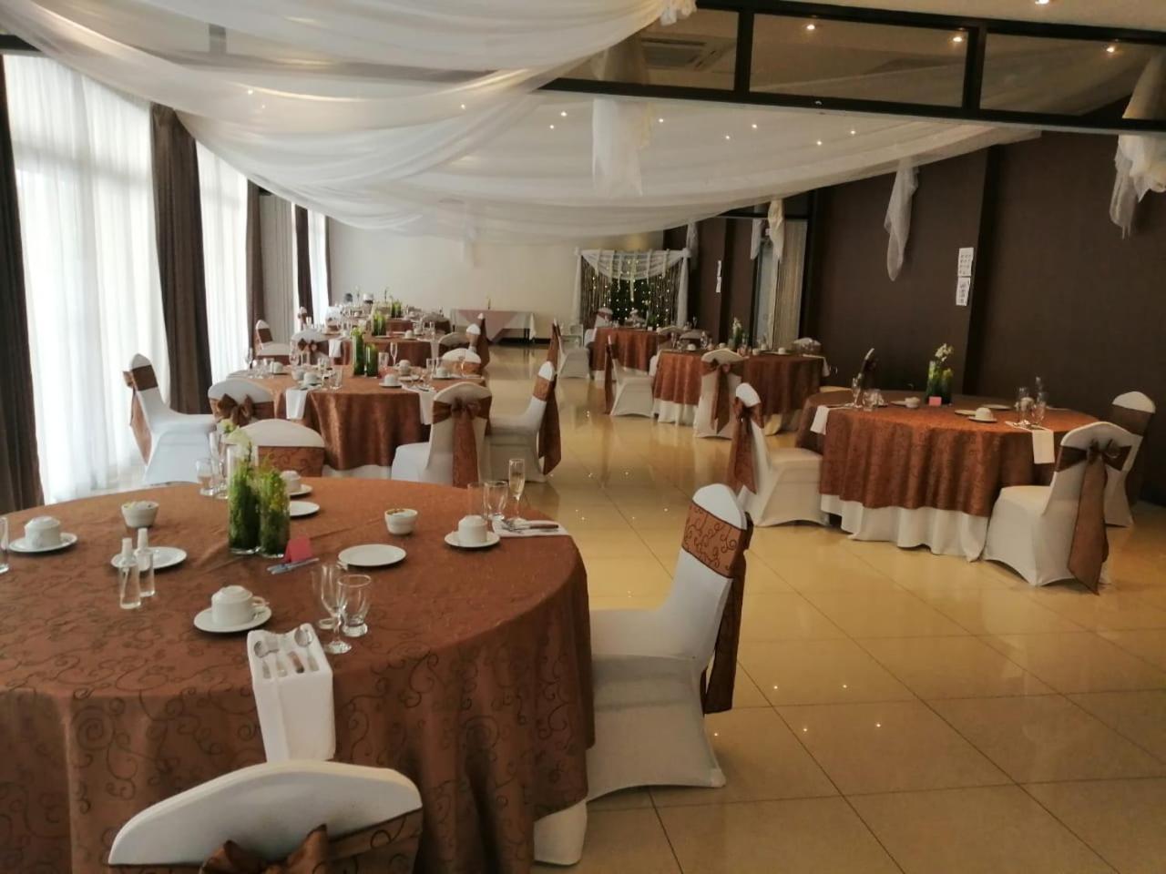 Y Restaurante El Guarco Hotel
