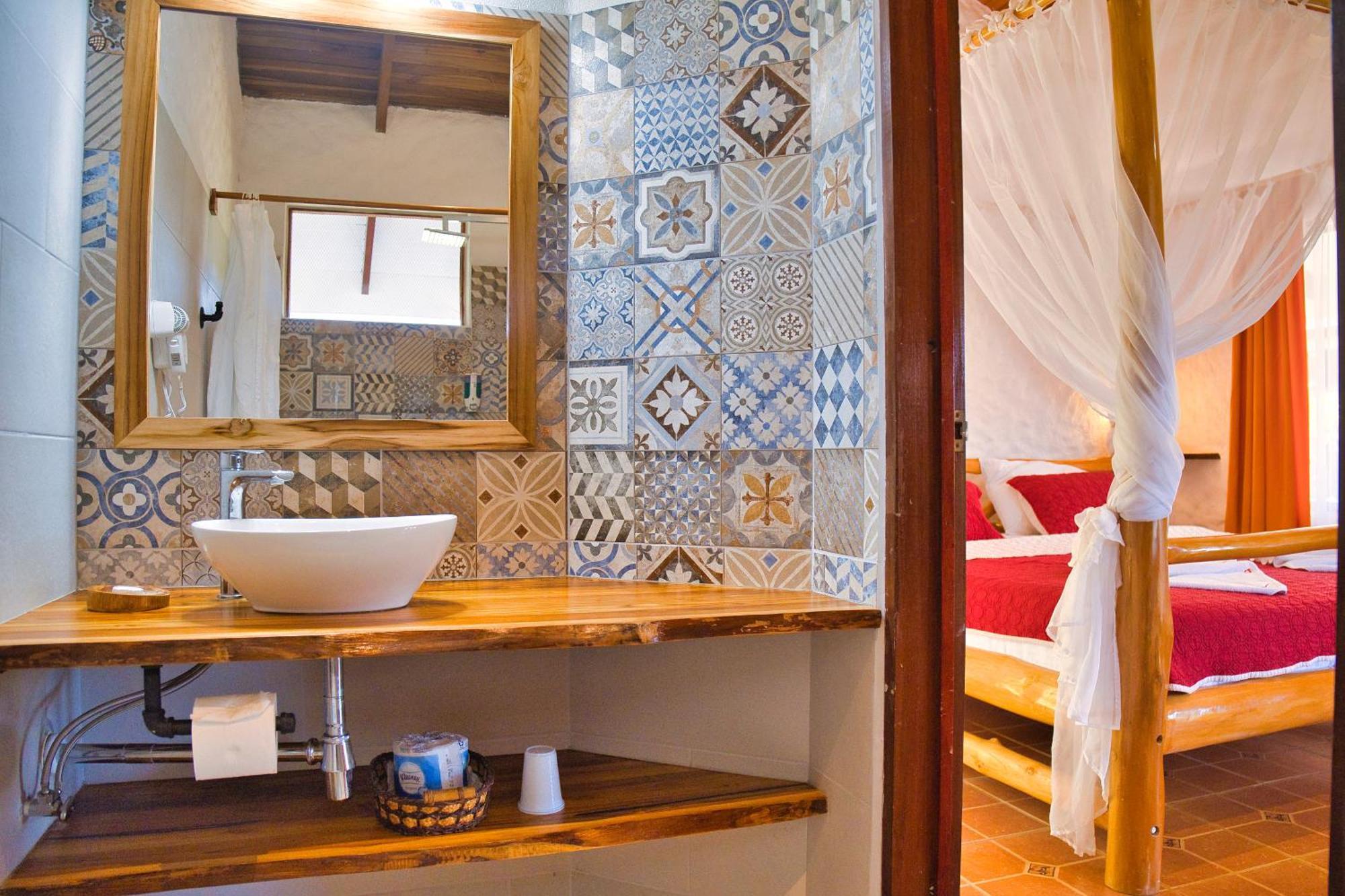 Pacific Hotel 4*