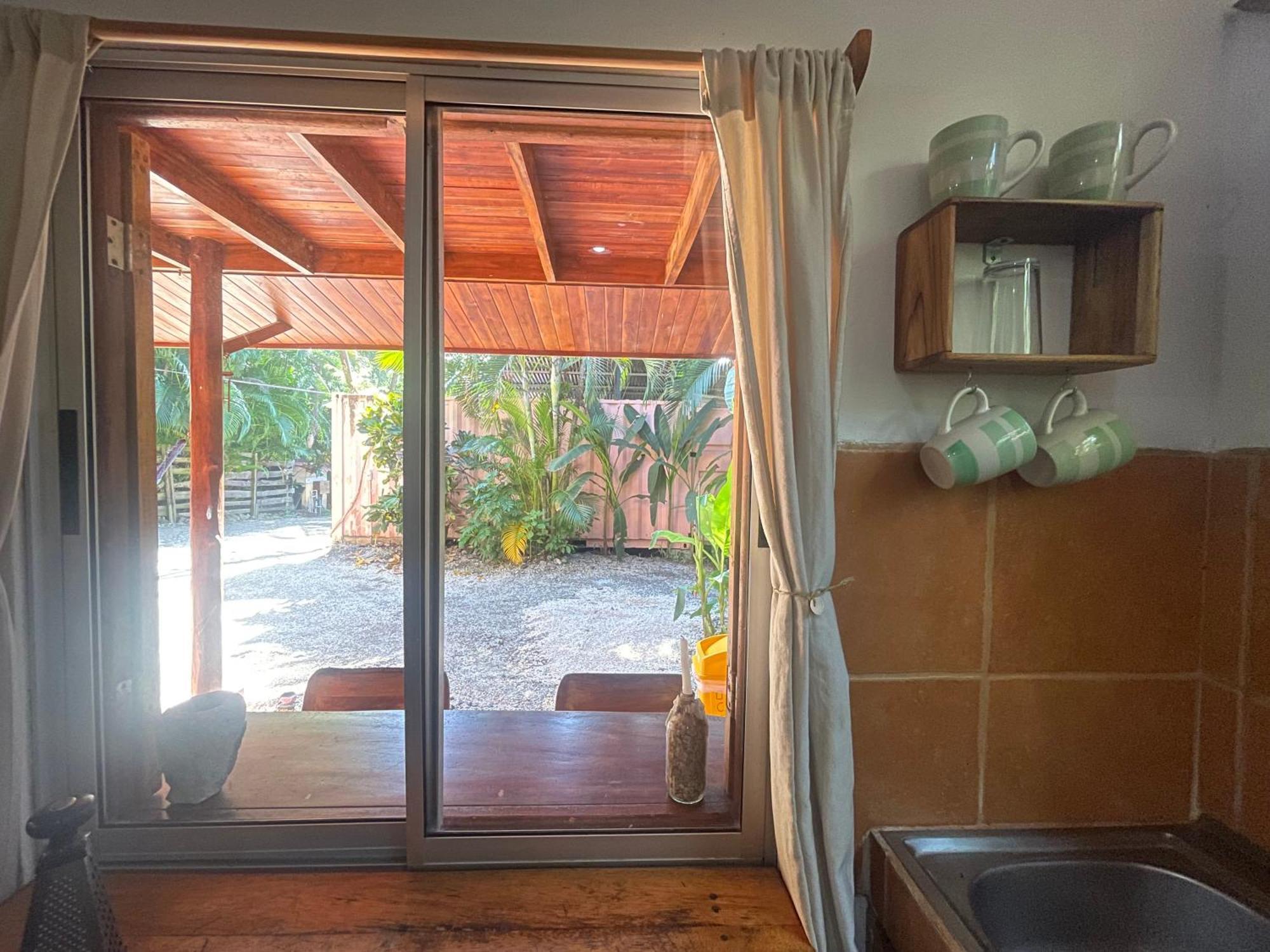 Salty Enthusiasts Share House & Hostel *