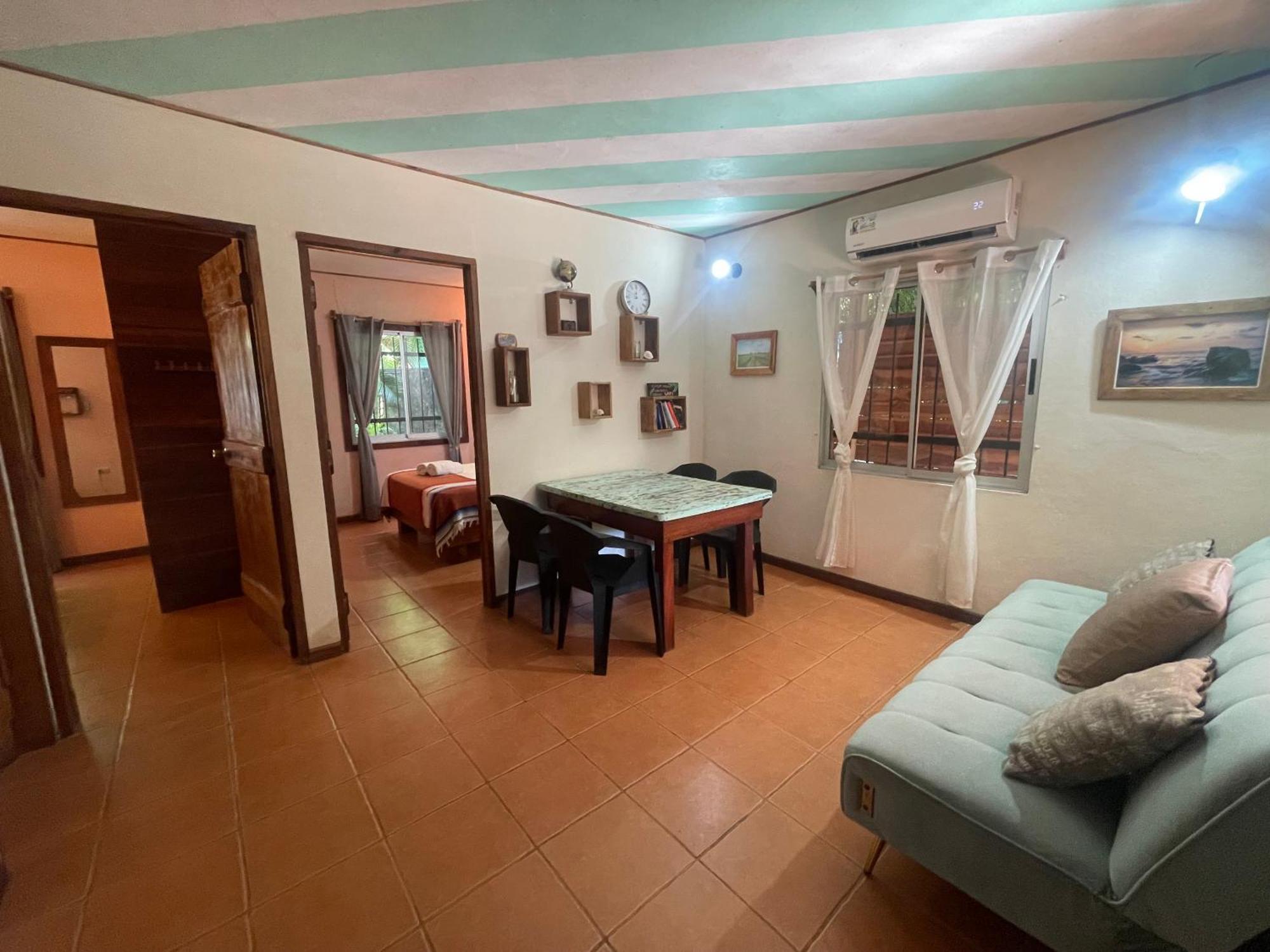 Salty Enthusiasts Share House & Hostel