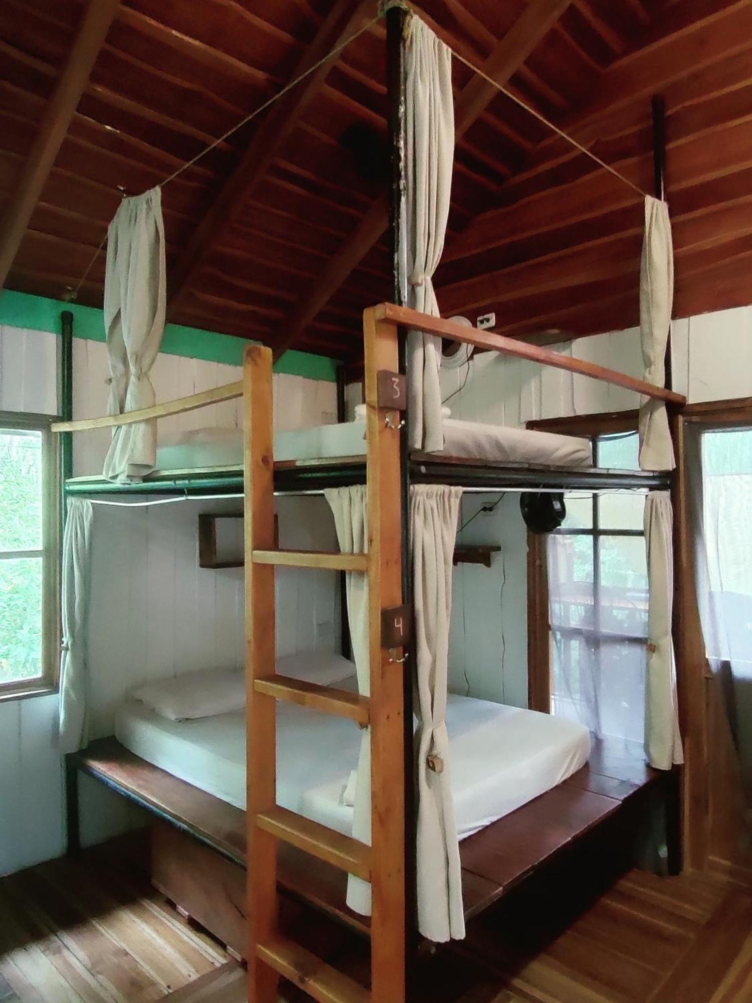 Hostel Salty Enthusiasts Share House & Playa Santa Teresa (Puntarenas)