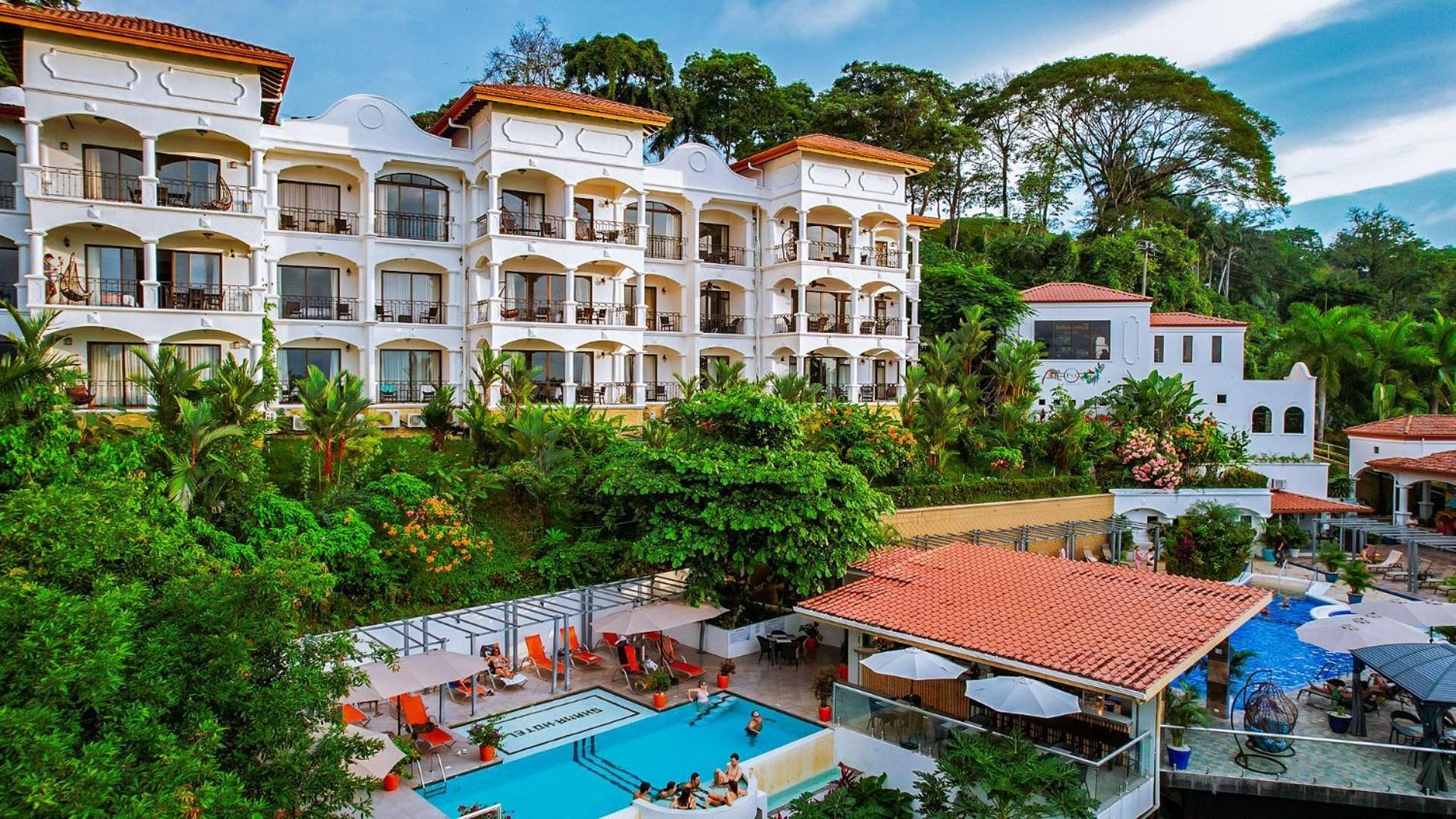 Hotel Shana By The 4*