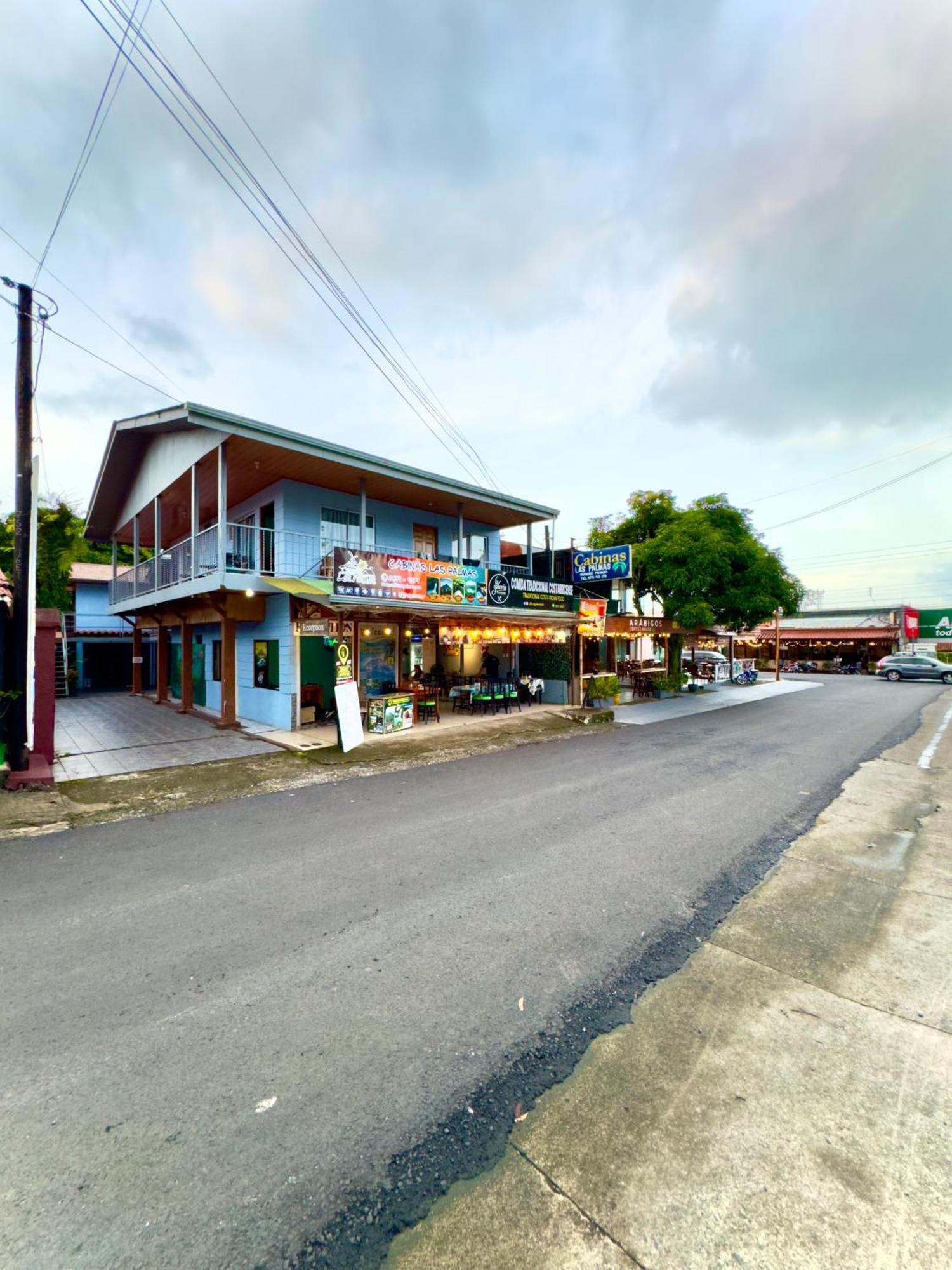 Bed & Breakfast Cabinas Palmas Del Sol