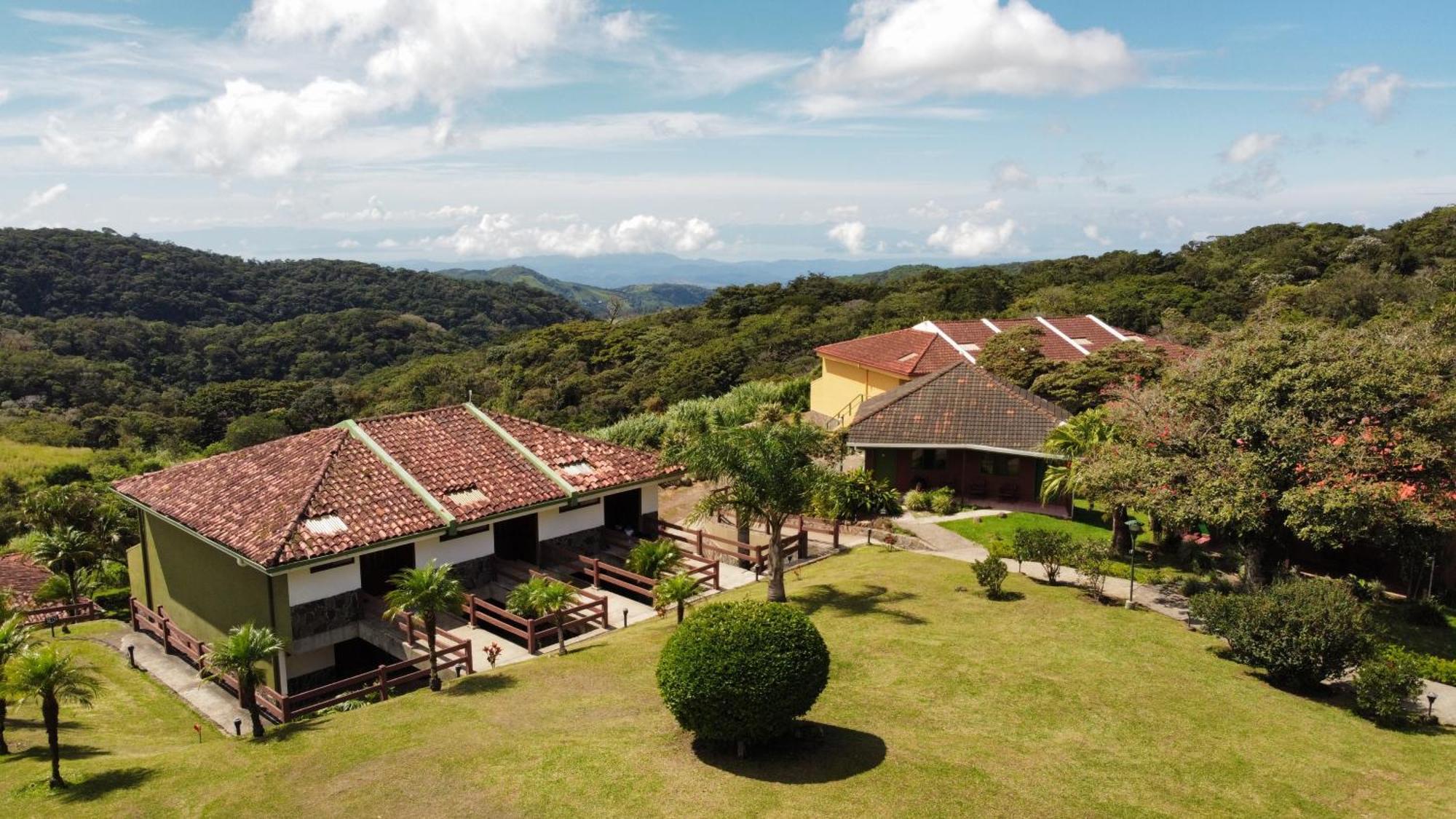 Montana Hotel 3*