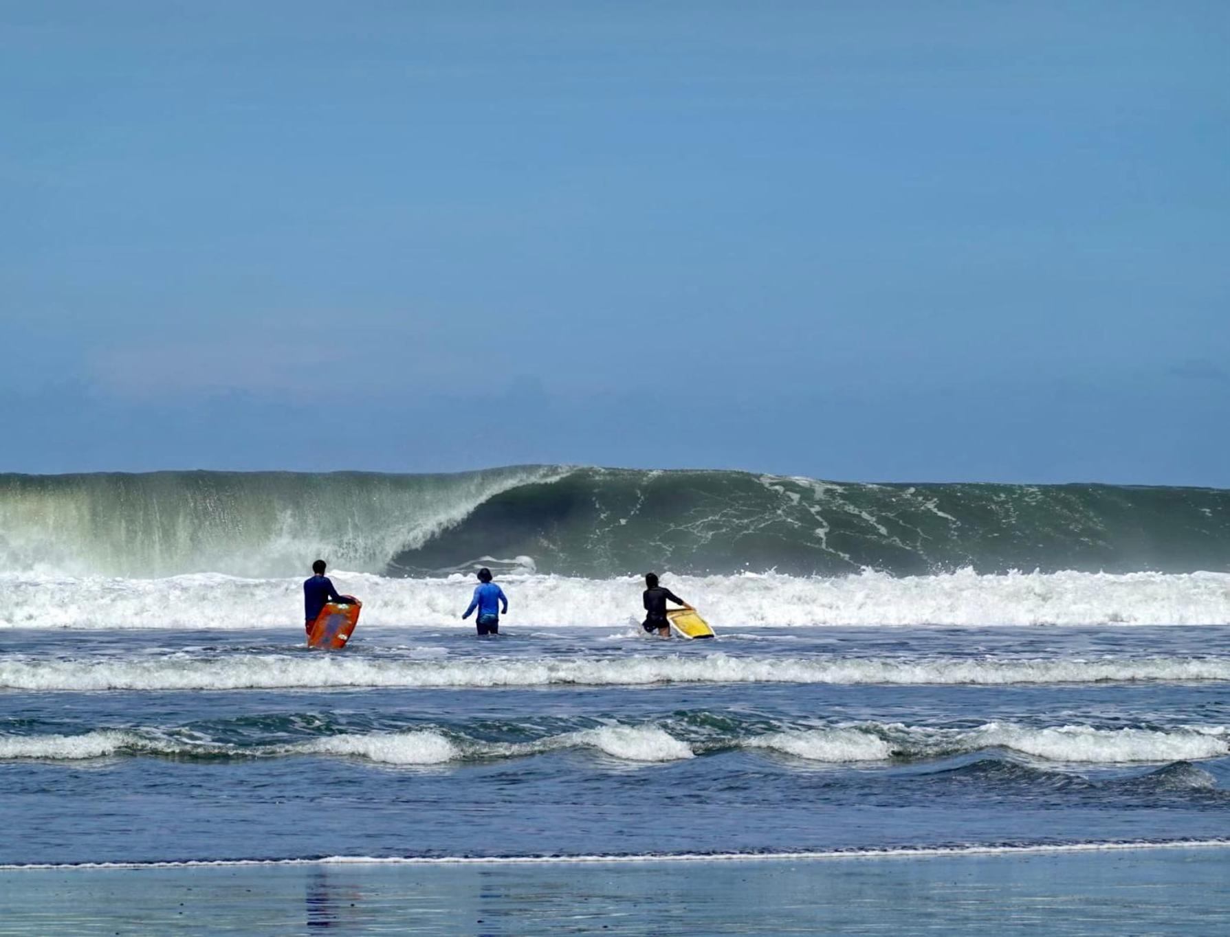 Campsite Miguel Surf Camp