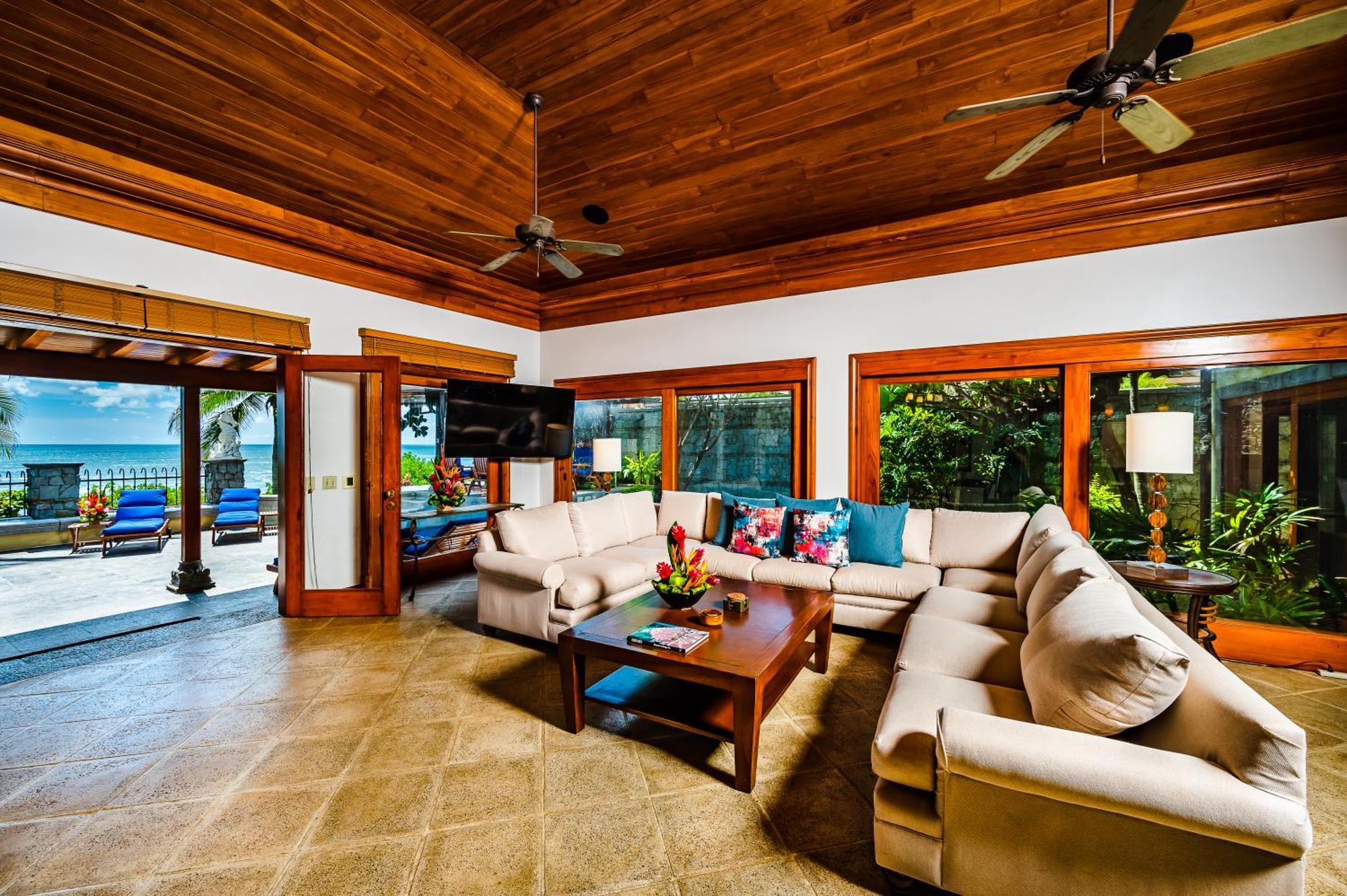 Casa Arrecife - 5bdr Beachfront - Ethereal Sunsets *