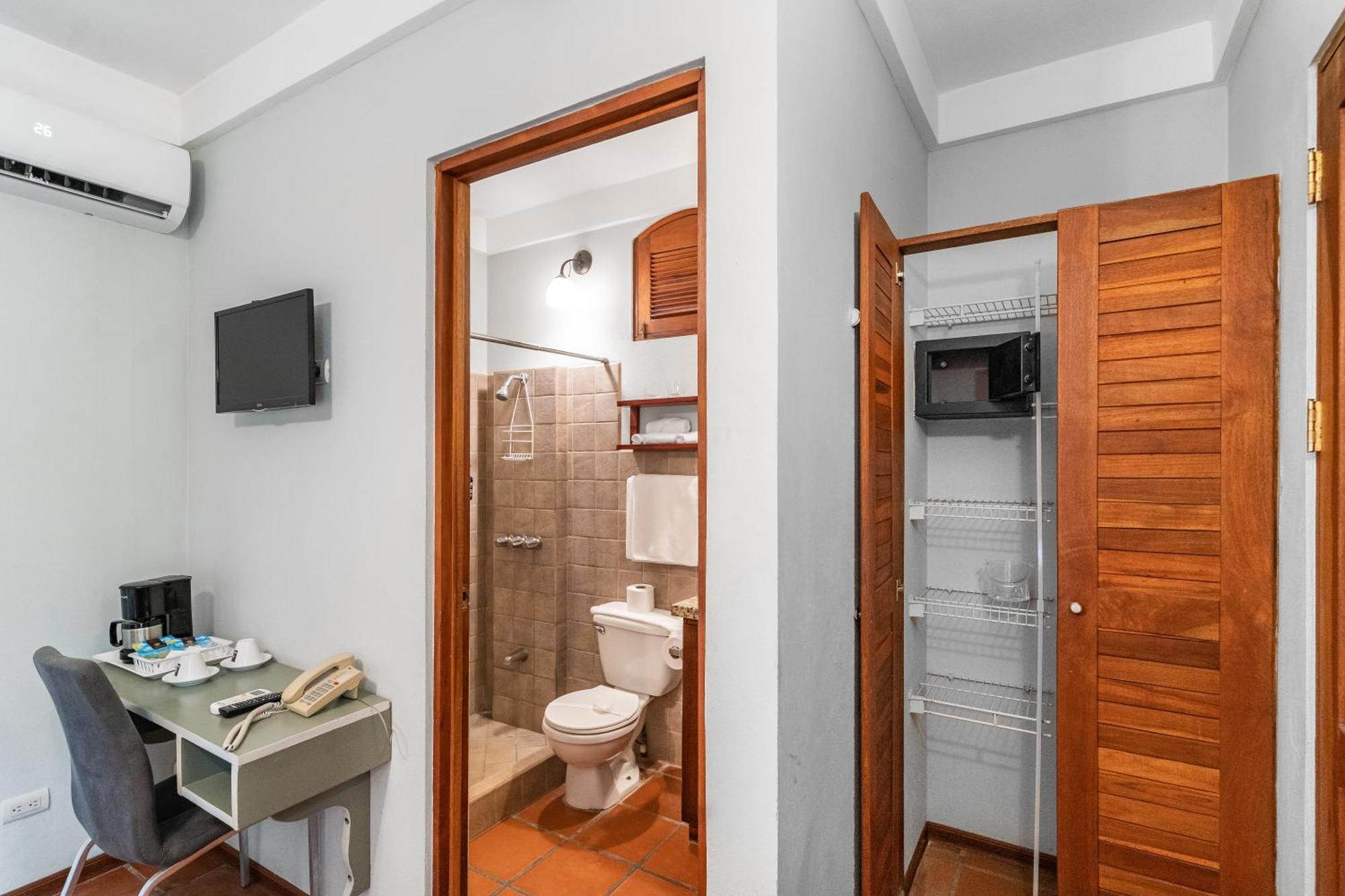 Hotel Del Sueno 3*