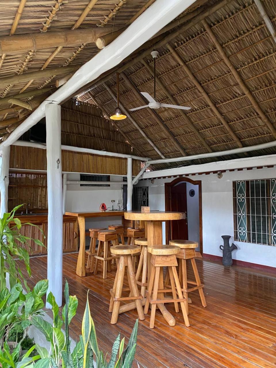 Mauras Tropical Mini & Tours