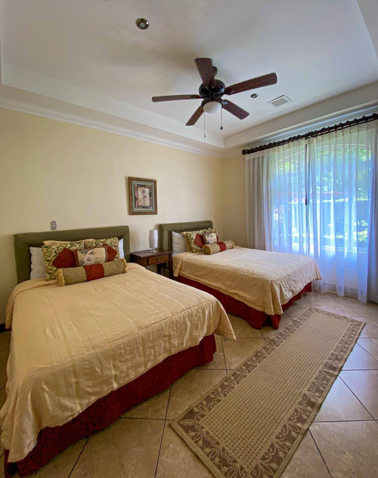 Espacioso Condominio En Pacific Sun Jaco