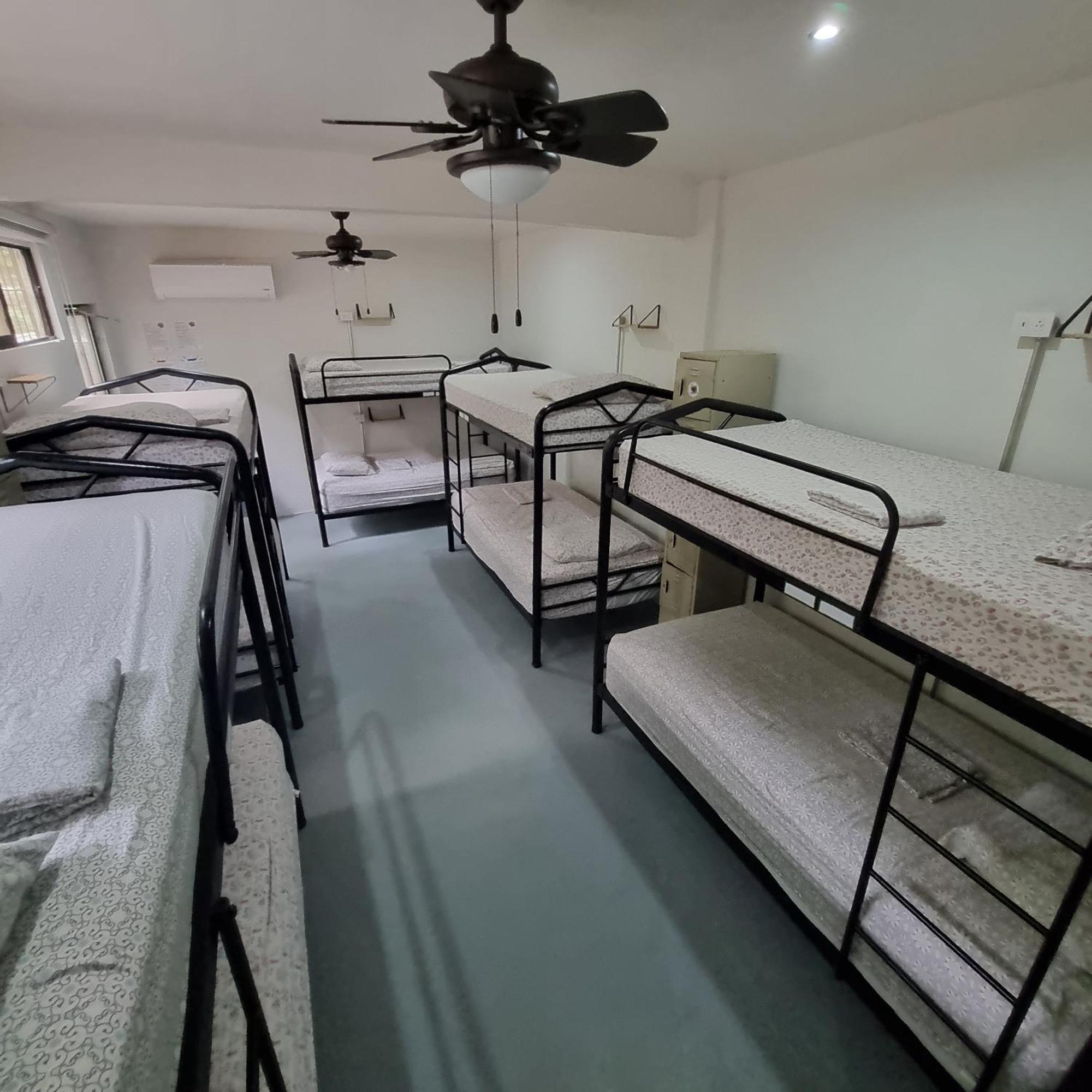 Casa Pura Vida Surf - Costa Rica Hostel